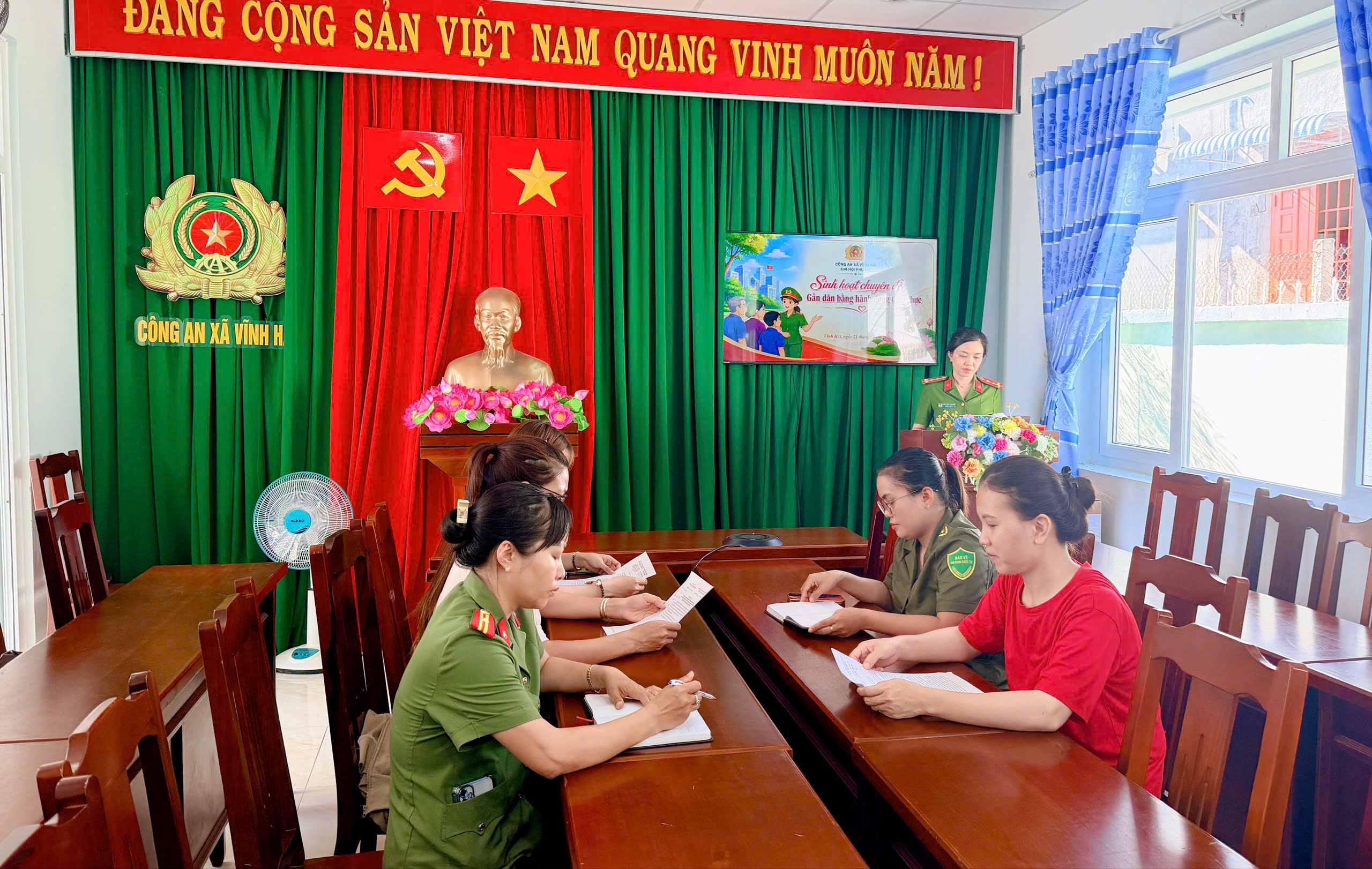 Chi hội phụ nữ công an xã Vĩnh Hải đẩy mạnh phong trào thi đua “Ba nhất” gắn với thực hiện nhiệm vụ vì nhân dân phục vụ