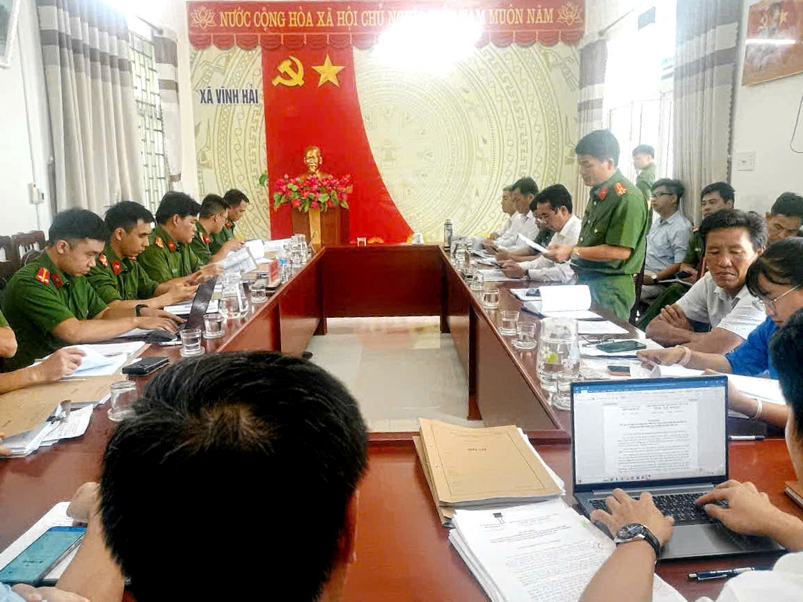 Công an tỉnh Khánh Hòa làm việc với UBND xã Vĩnh Hải về công tác phòng, chống ma túy