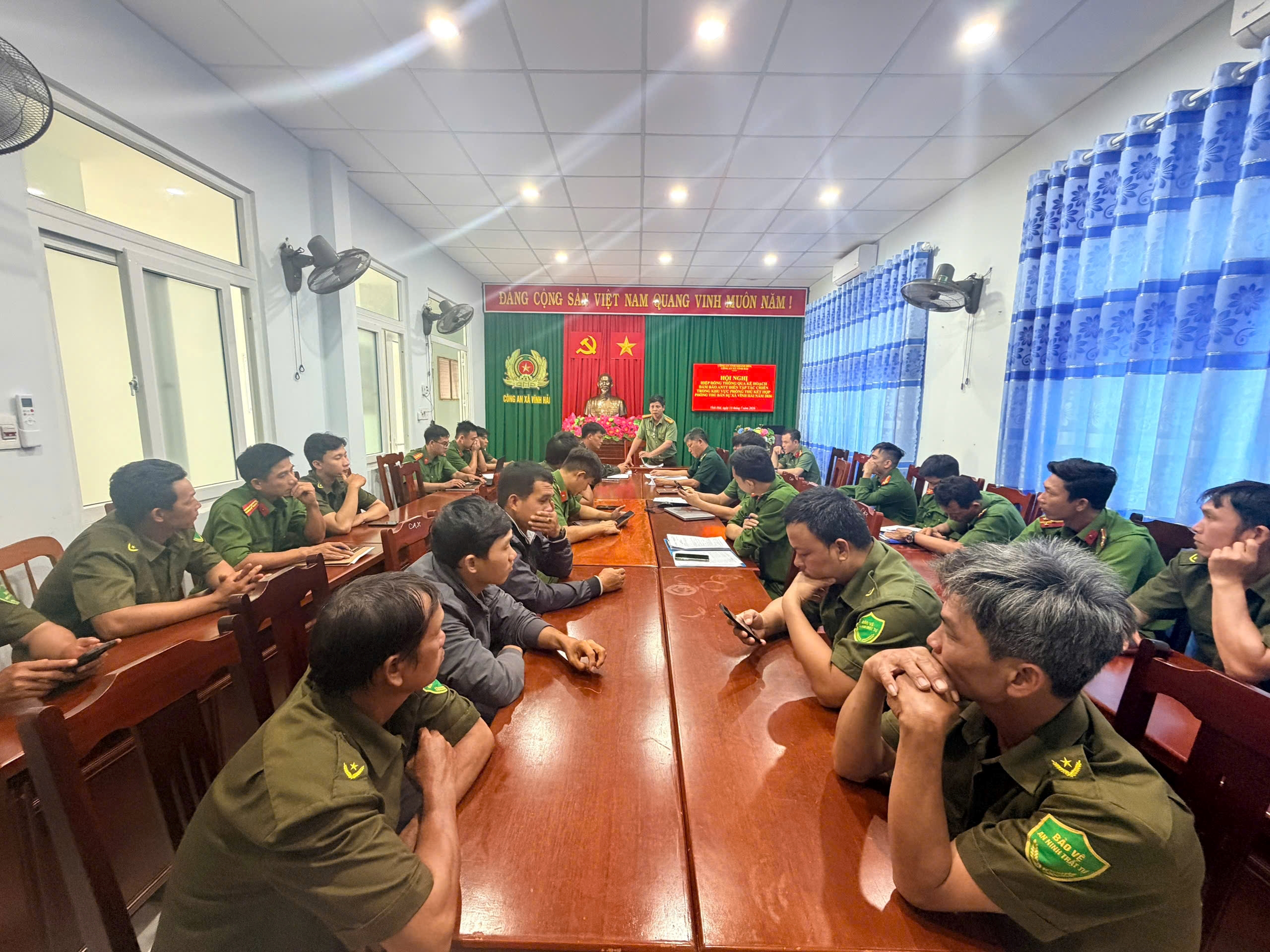 Hội nghị hiệp đồng thông qua kế hoạch bảo đảm an ninh trật tự phục vụ diễn tập tác chiến trong khu vực phòng thủ kết hợp phòng thủ dân sự xã Vĩnh Hải năm 2026