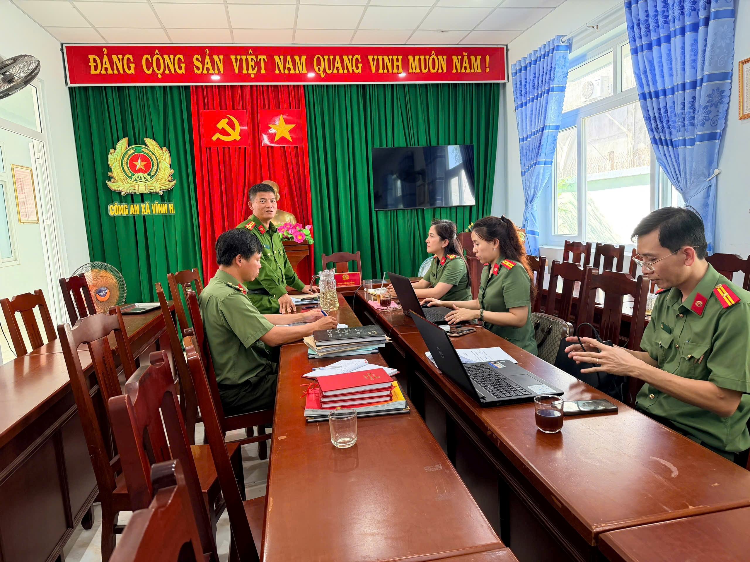 TỔ XÁC MINH KIỂM TRA VIỆC KIỂM SOÁT TÀI SẢN, THU NHẬP TẠI CÔNG AN XÃ VĨNH HẢI