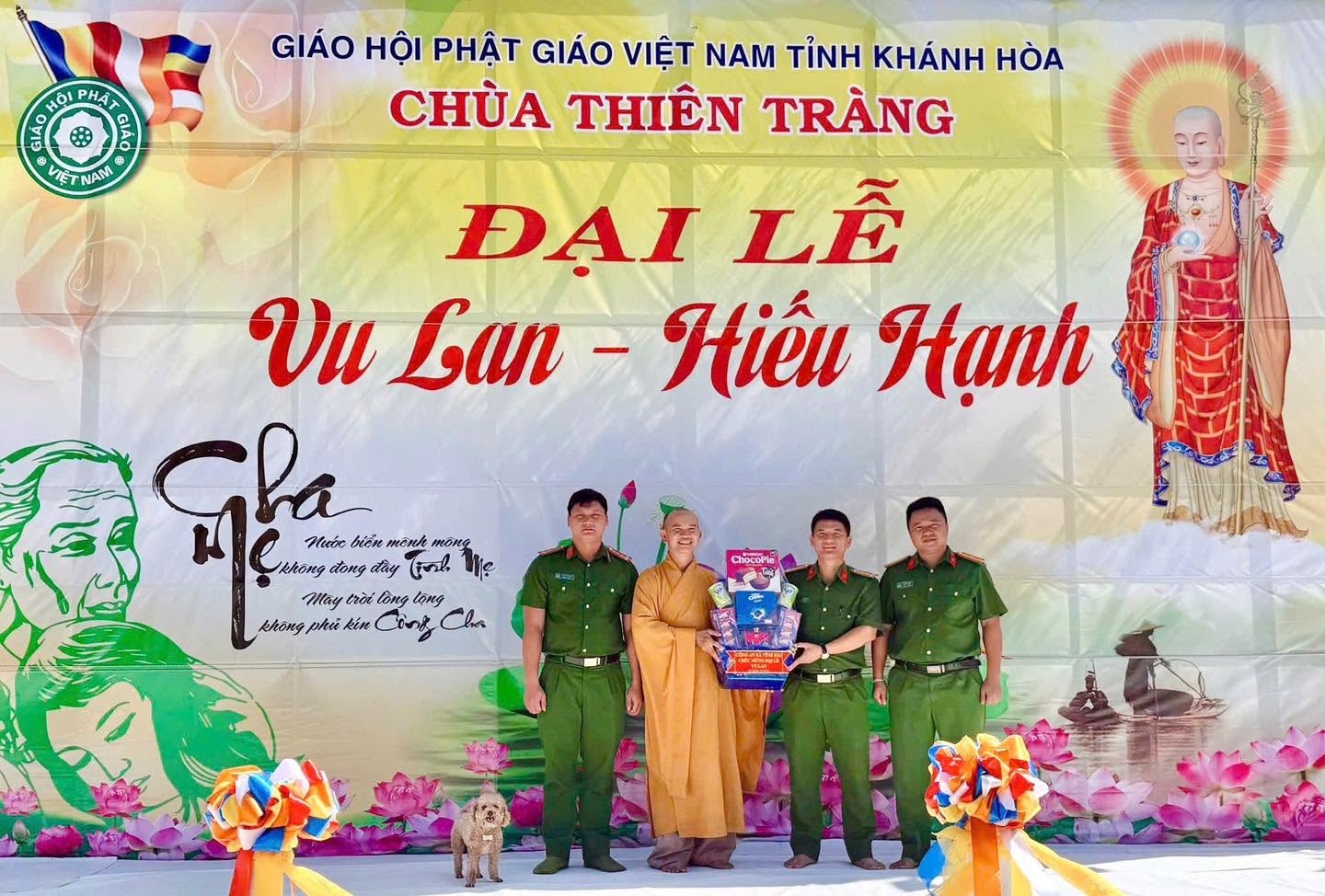 Công an xã Vĩnh Hải tổ chức thăm, chúc mừng các cơ sở phật giáo nhân mùa Vu lan 2026