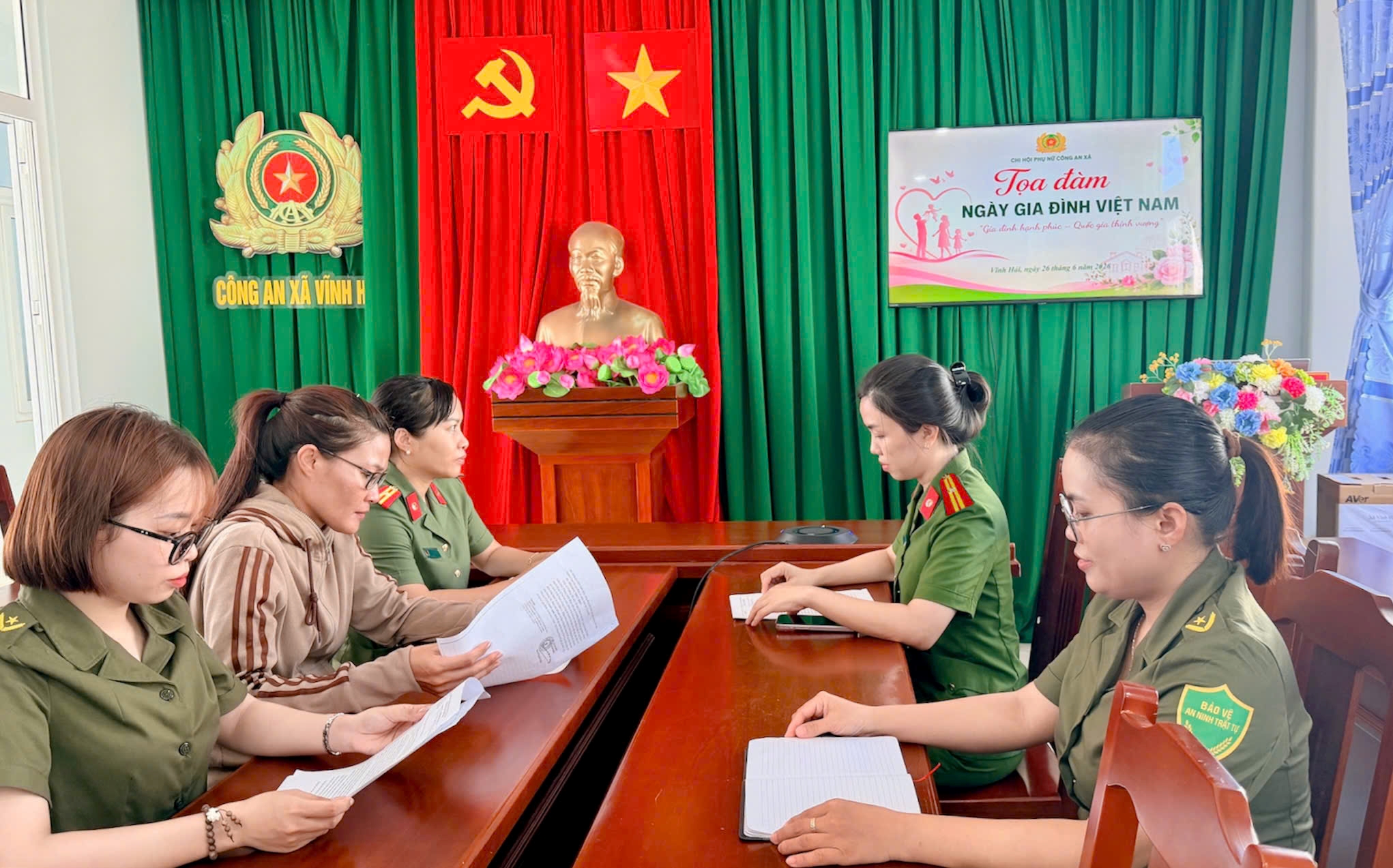 Chi hội phụ nữ Công an xã Vĩnh Hải tổ chức tọa đàm kỷ niệm ngày gia đình việt nam 28/6