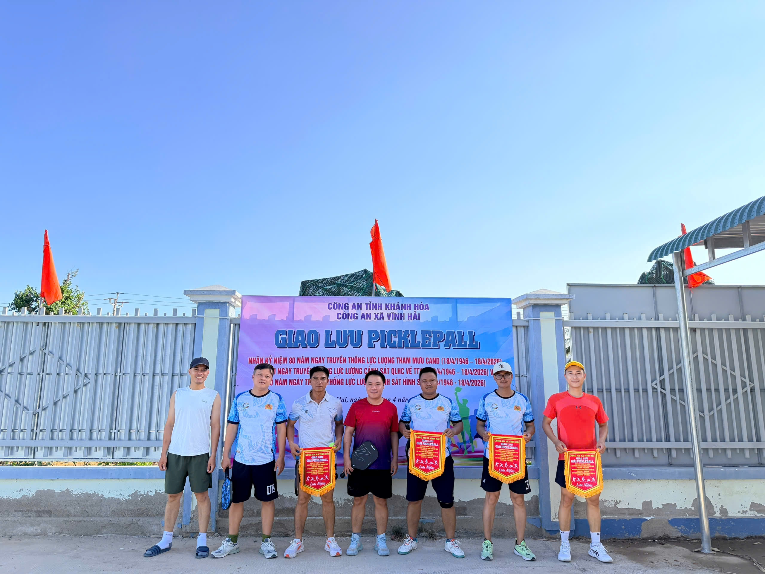 Công an xã Vĩnh Hải tổ chức sôi nổi hoạt động giao lưu Pickleball trong đơn vị.