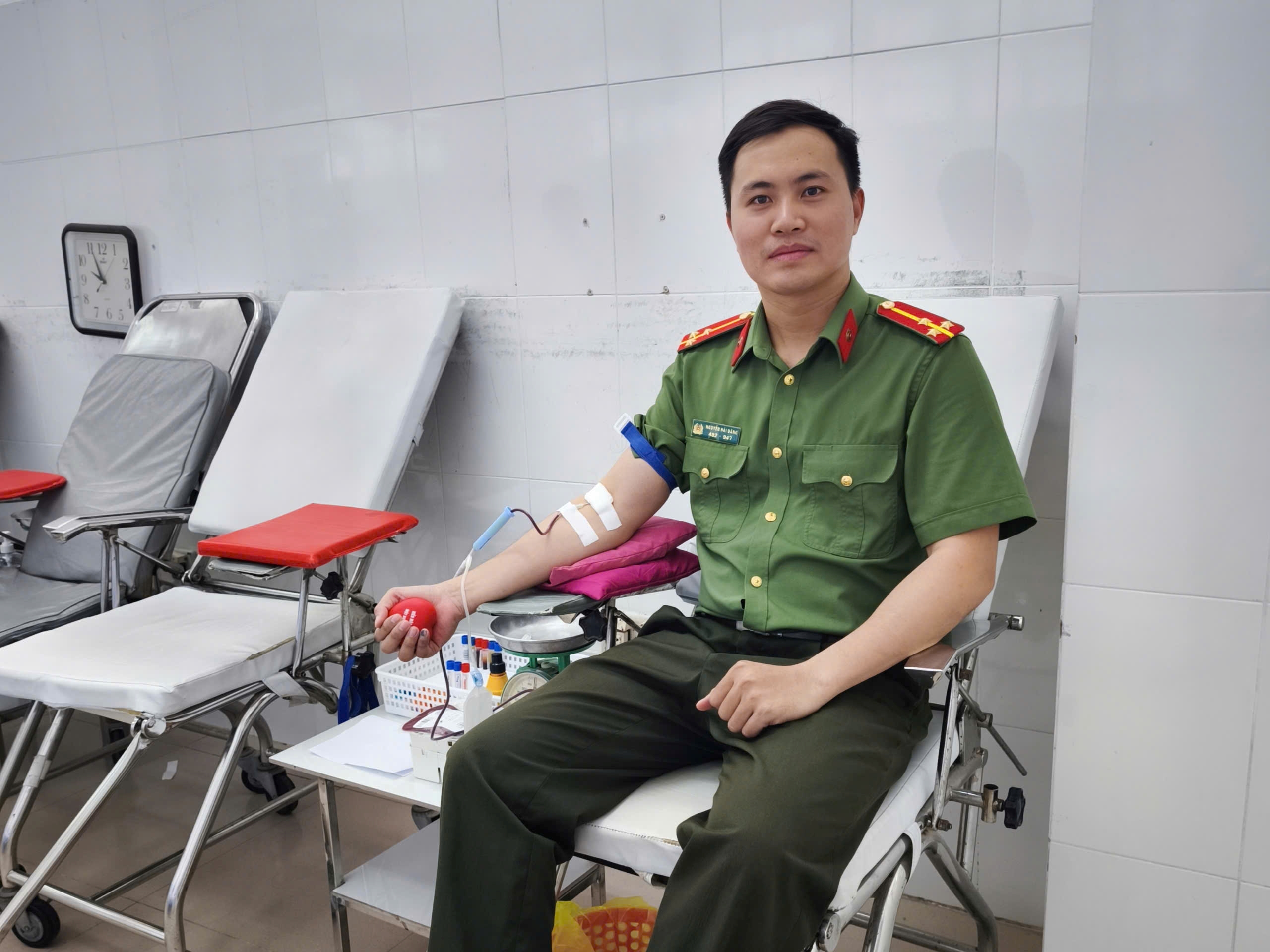 Công an xã Xuân Hải lan tỏa nghĩa cử đẹp, cho đi một giọt máu, trao lại một cơ hội sống
