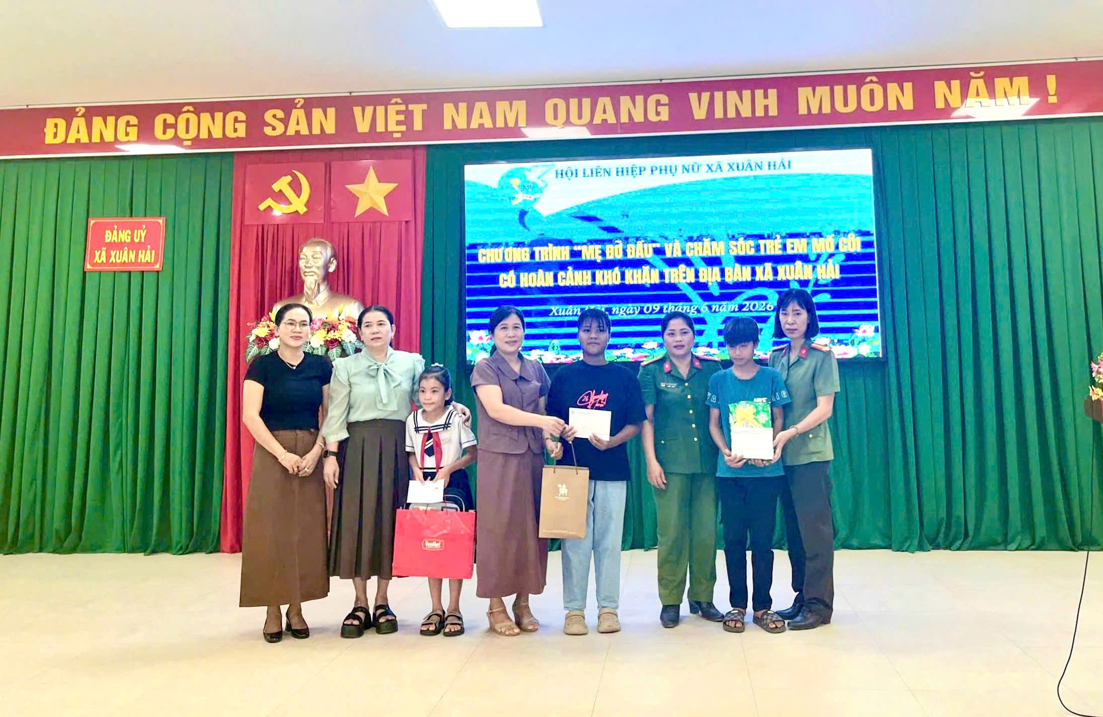 Xây dựng thế trận lòng dân từ những việc làm nhân văn của Công an xã Xuân Hải