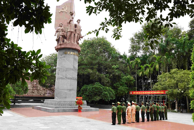Đoàn công tác Công an Khánh Hòa về nguồn tại Nha Công an Trung ương