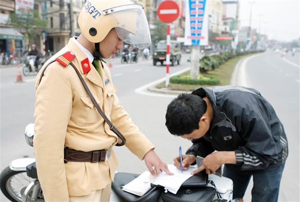 Quy định về các biểu mẫu sử dụng để xử phạt vi phạm hành chính thuộc thẩm quyền của Công an nhân dân