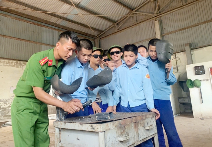 Bảo đảm quyền và lợi ích hợp pháp của học sinh, trại viên