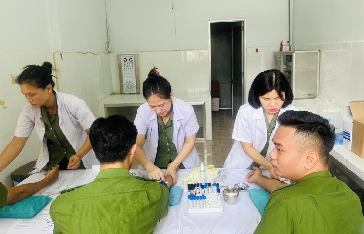 Dự thảo Nghị quyết của Chính phủ thí điểm áp dụng một số quy định về tổ chức đào tạo thực hành trong đào tạo khối ngành sức khoẻ đối với lực lượng vũ trang