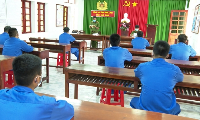 Hoàn thiện các quy định về chế độ của người bị tạm giữ, người bị tạm giam