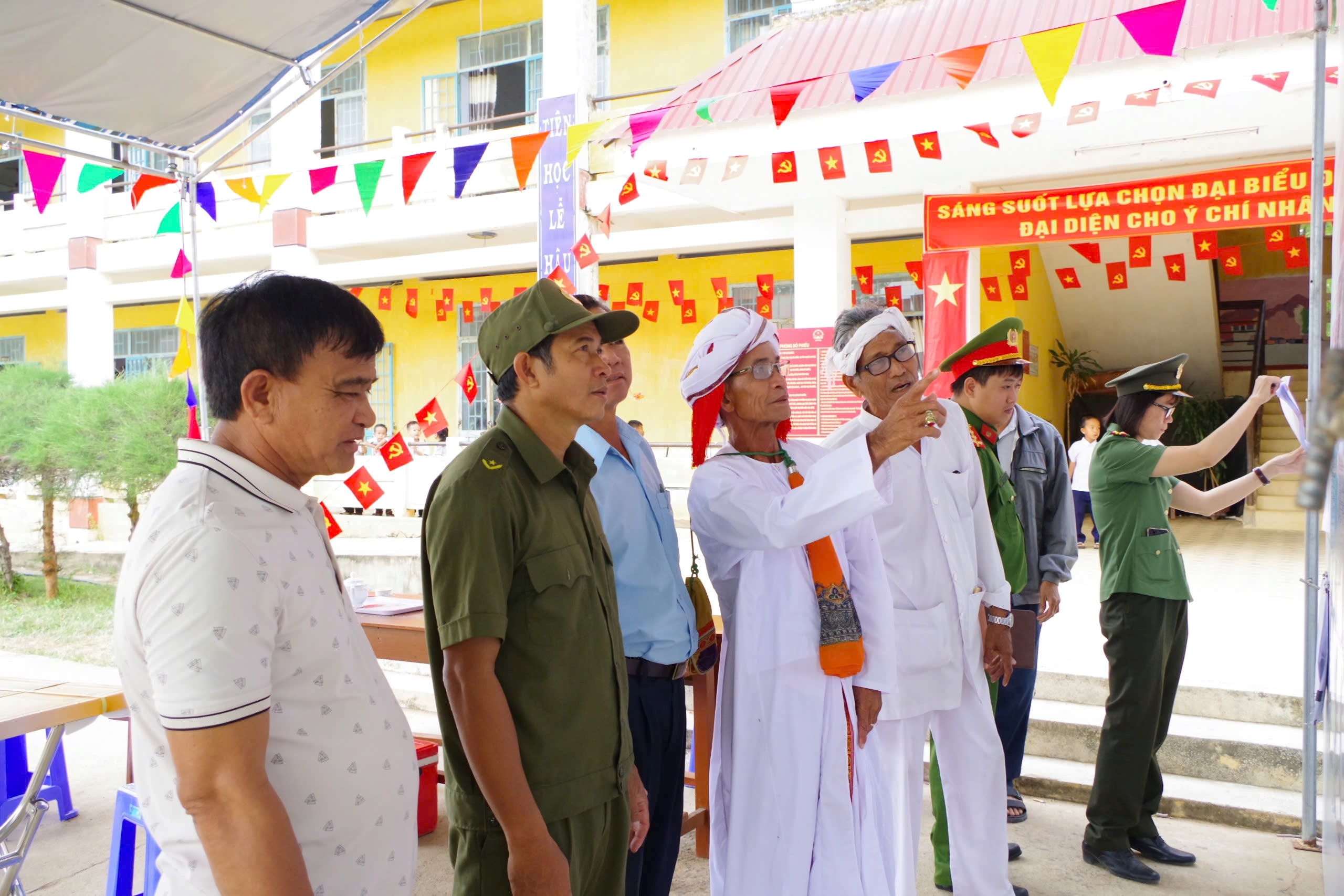 Đồng bào Chăm ở Khánh Hòa hướng về Ngày hội non sông