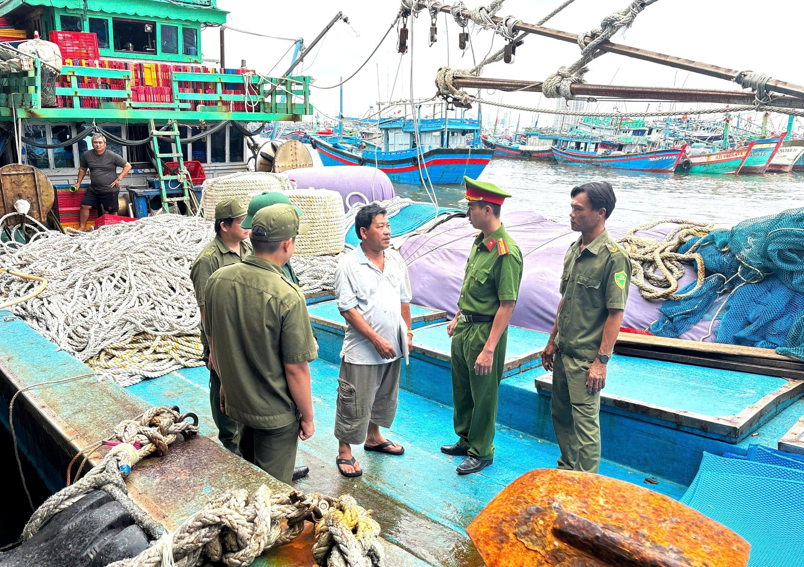 Khánh Hòa: Đẩy mạnh tuyên truyền về ngày bầu cử cho bà con ngư dân