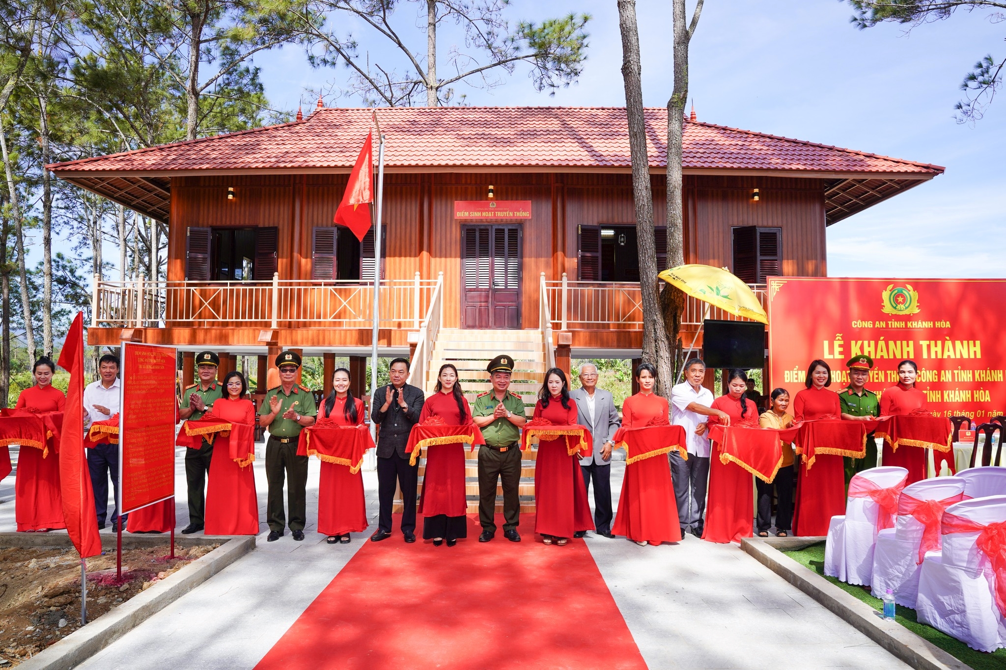 Khánh thành điểm sinh hoạt truyền thống Công an tỉnh tại xã Đông Khánh Sơn