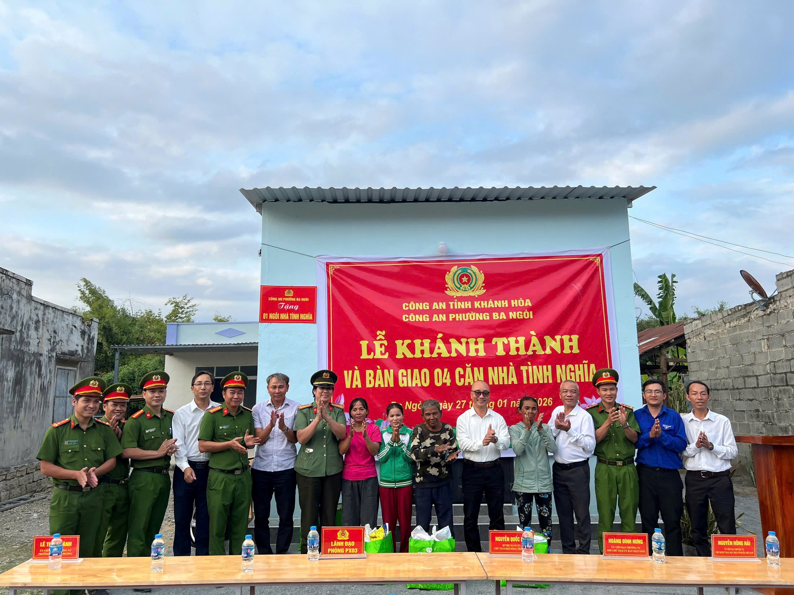 Khánh thành và bàn giao 4 căn nhà tình nghĩa tại phường Ba Ngòi.