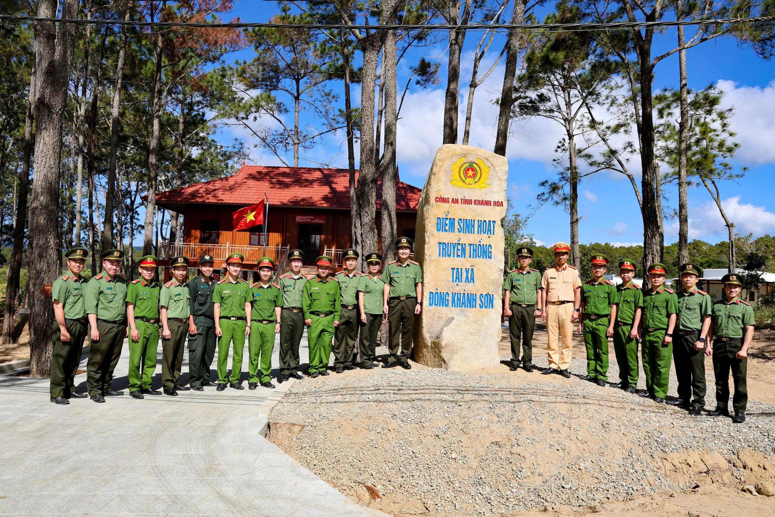 Đoàn Thanh niên Công an tỉnh tổ chức chương trình “Sinh hoạt chính trị - Hành trình về nguồn” 2026