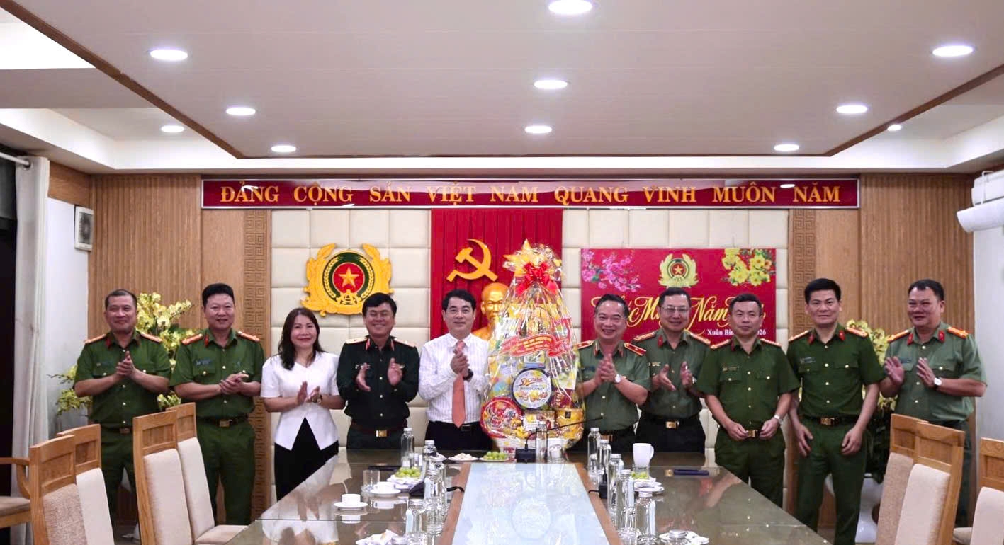 Bí thư Tỉnh ủy Khánh Hòa Nghiêm Xuân Thành thăm, chúc Tết Công an tỉnh Khánh Hoà