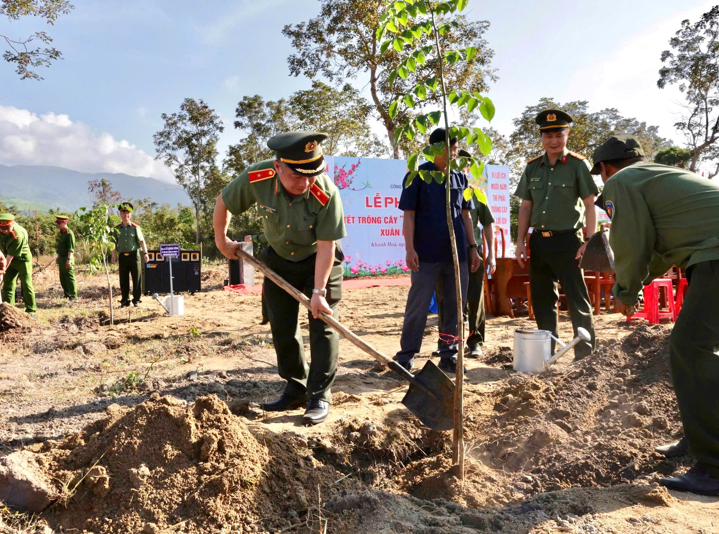 Công an tỉnh Khánh Hòa phát động “Tết trồng cây đời đời nhớ ơn Bác Hồ”