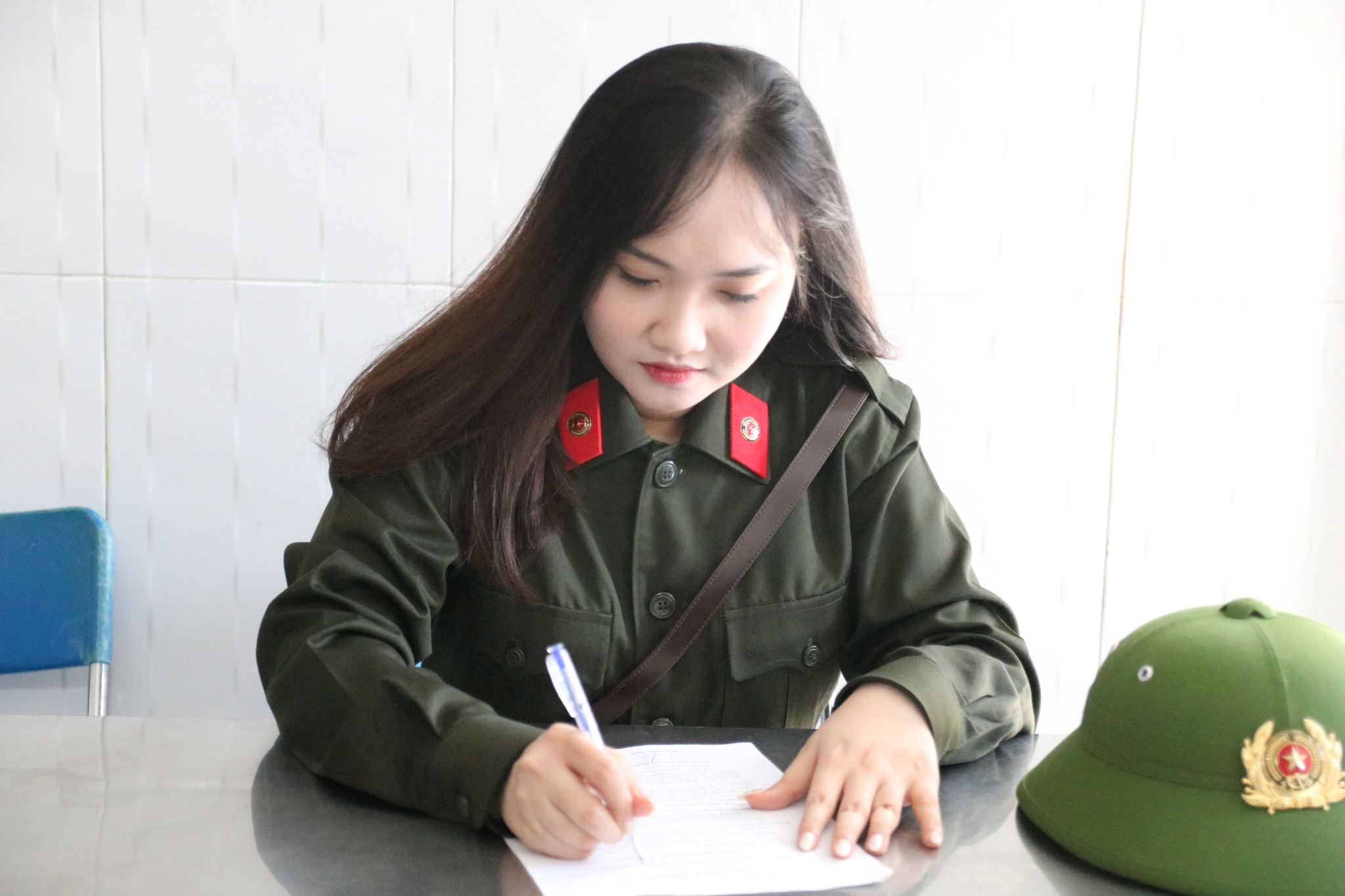 Hai nữ trí thức ở Khánh Hòa tình nguyện tham gia nghĩa vụ Công an nhân dân