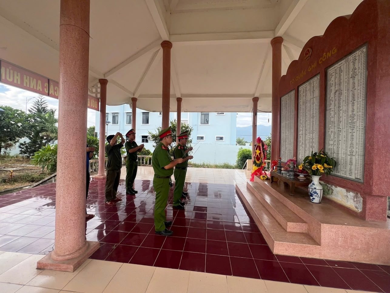 ​​​​​​Công an xã Tân Định hướng tới kỷ niệm 78 năm Ngày Thương binh Liệt sĩ (27/7/1947 - 27/7/2025).