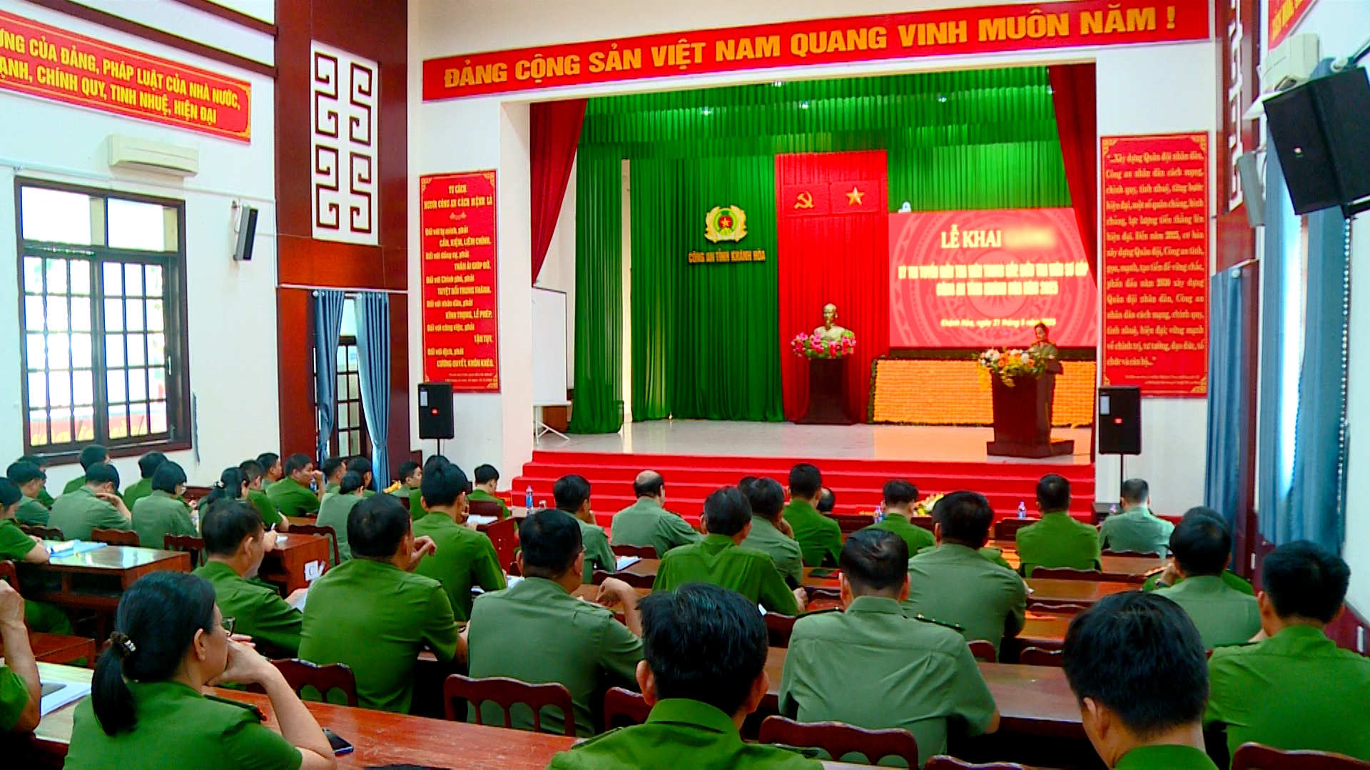 Khai mạc kỳ thi tuyển Điều tra viên sơ cấp, trung cấp Công an tỉnh Khánh Hoà năm 2025