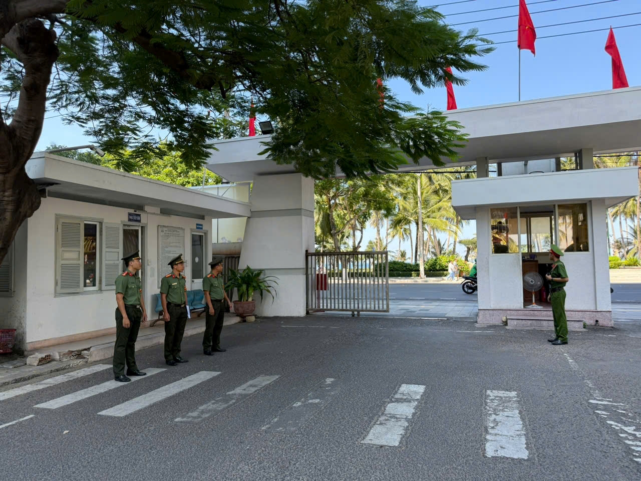 Công an tỉnh Khánh Hòa tăng cường công tác kiểm tra việc chấp hành điều lệnh Công an nhân dân