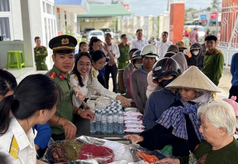 Ra mắt “Cửa hàng 0 đồng” tại xã Công Hải