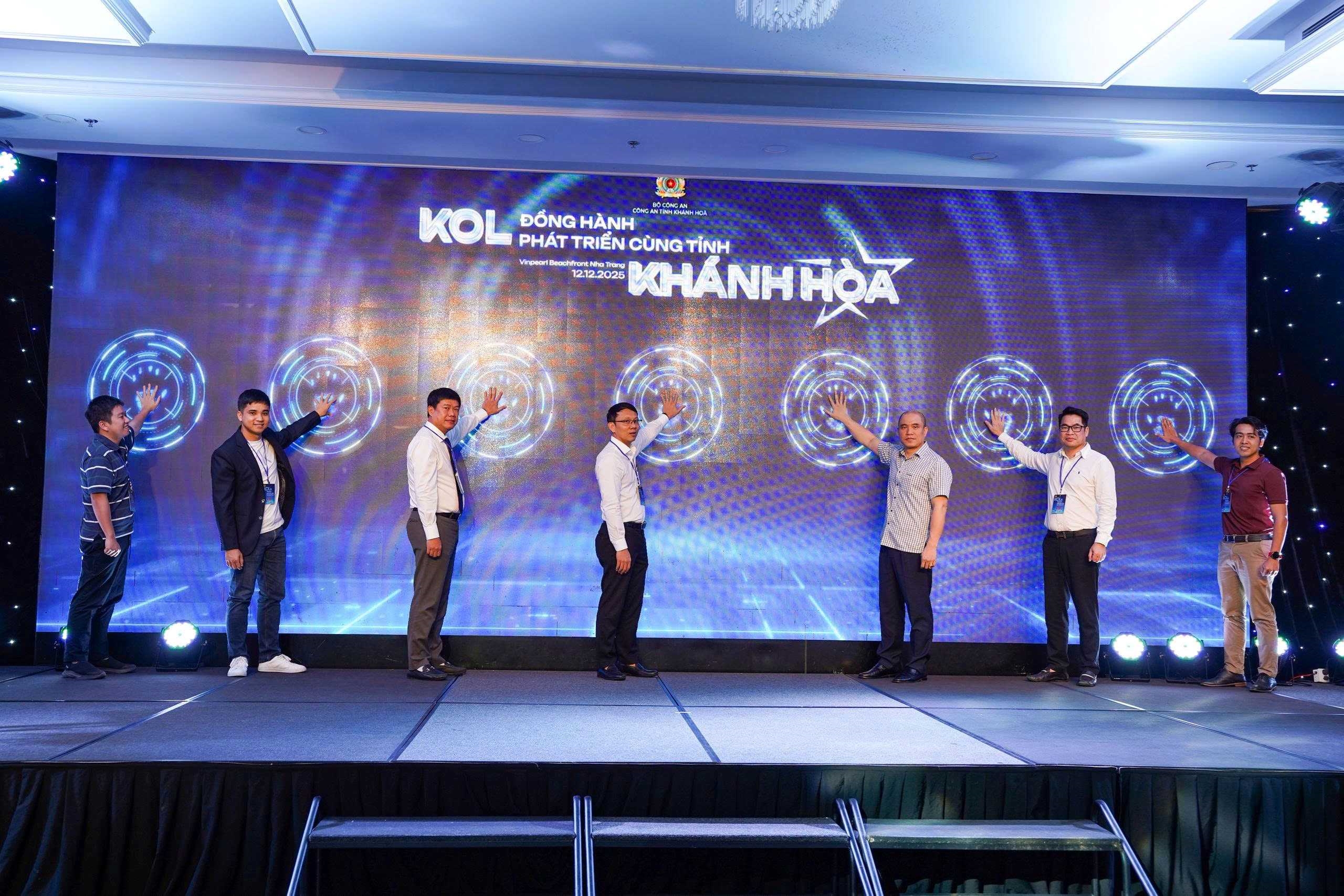 Khánh Hòa: Gặp mặt, tọa đàm với các quản trị viên, người có ảnh hưởng trên không gian mạng