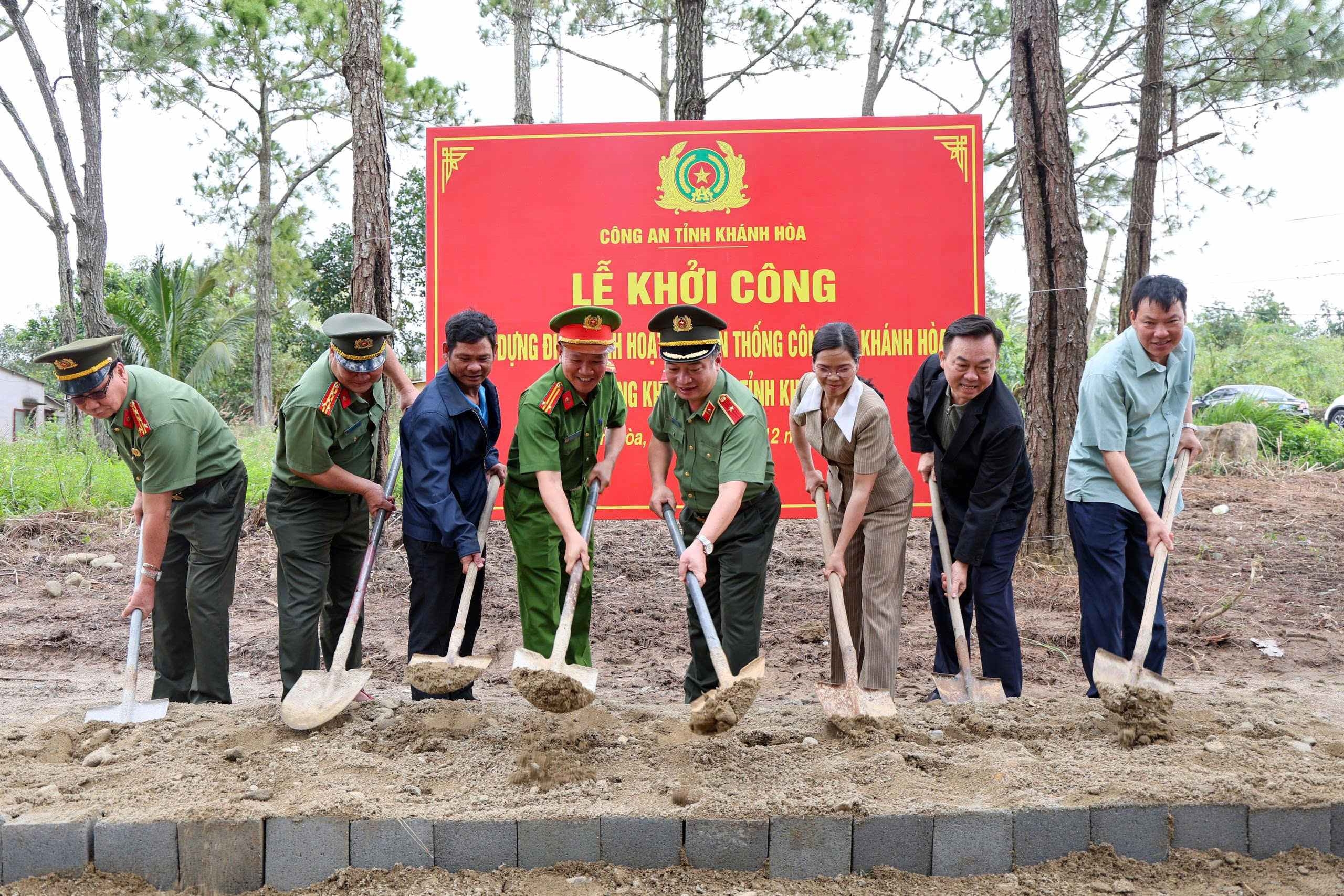 Khởi công xây dựng điểm sinh hoạt truyền thống Công an Khánh Hoà tại xã Đông Khánh Sơn