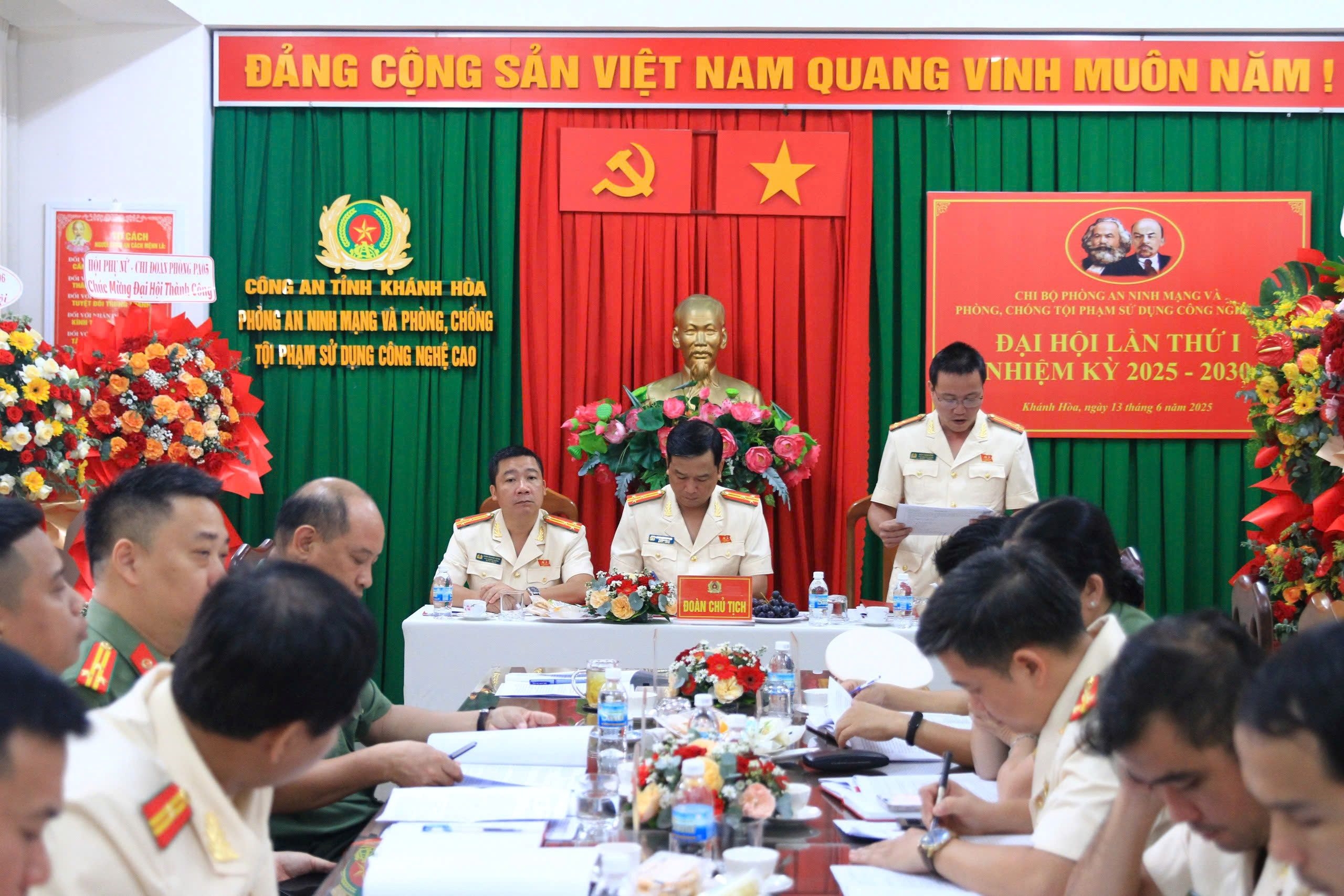 Đại hội Chi bộ Phòng An ninh mạng và phòng chống tội phạm sử dụng công nghệ cao lần thứ I, nhiệm kỳ 2025 - 2030