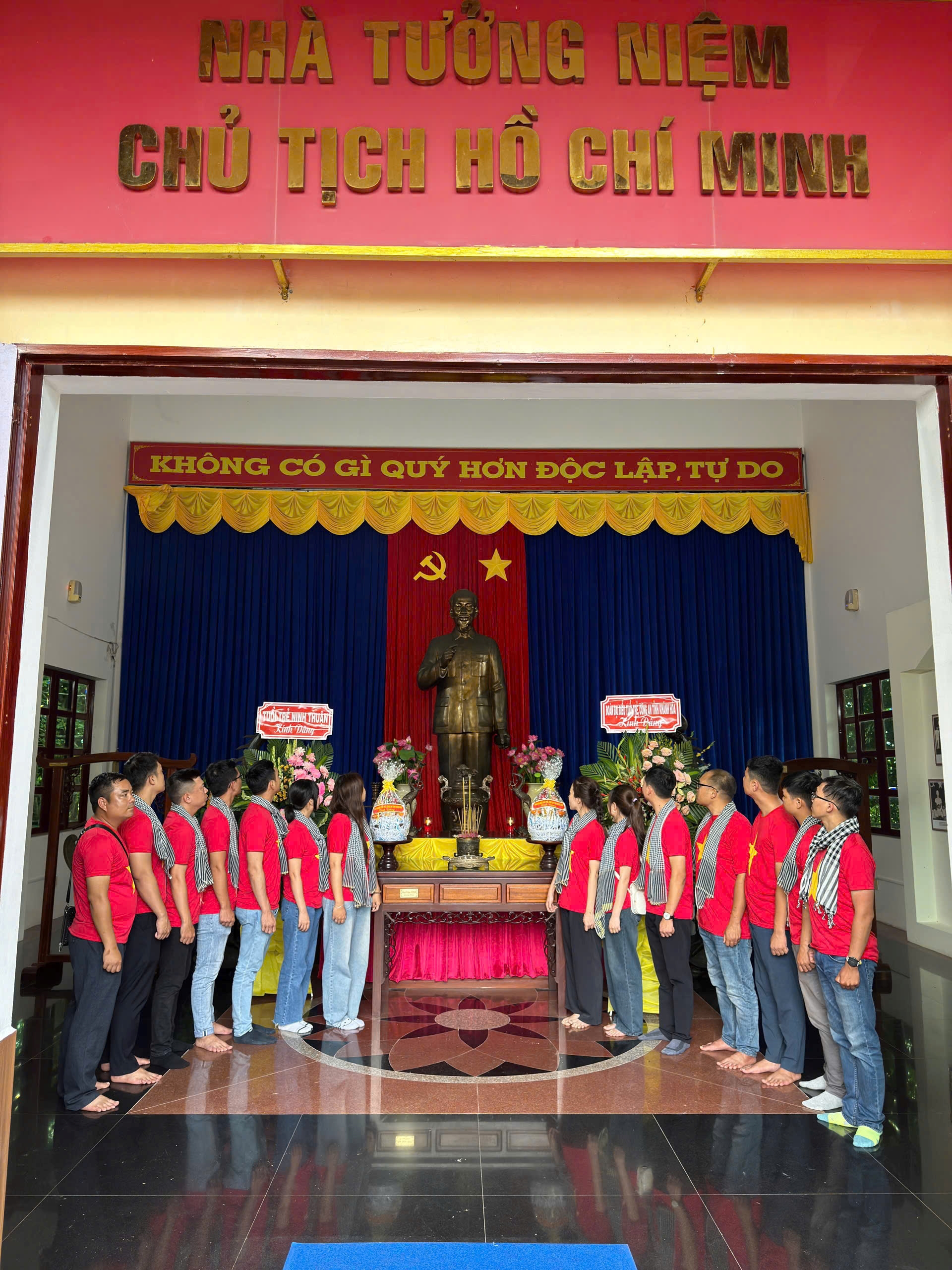 Tuổi trẻ Công an tỉnh tổ chức hành trình về nguồn, sinh hoạt chính trị tại khu di tích lịch sử Quốc gia đặc biệt Hòn Đá Bạc, tỉnh Cà Mau