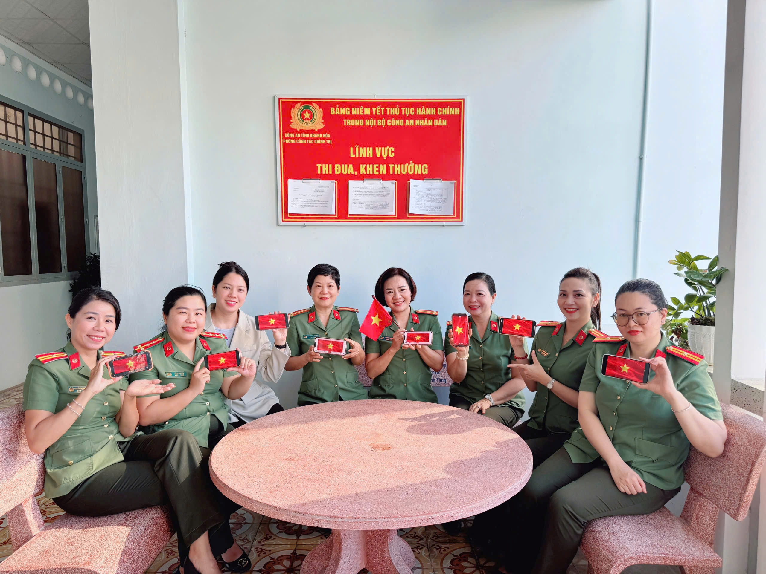 Lan tỏa niềm tự hào trong ngày vui thống nhất
