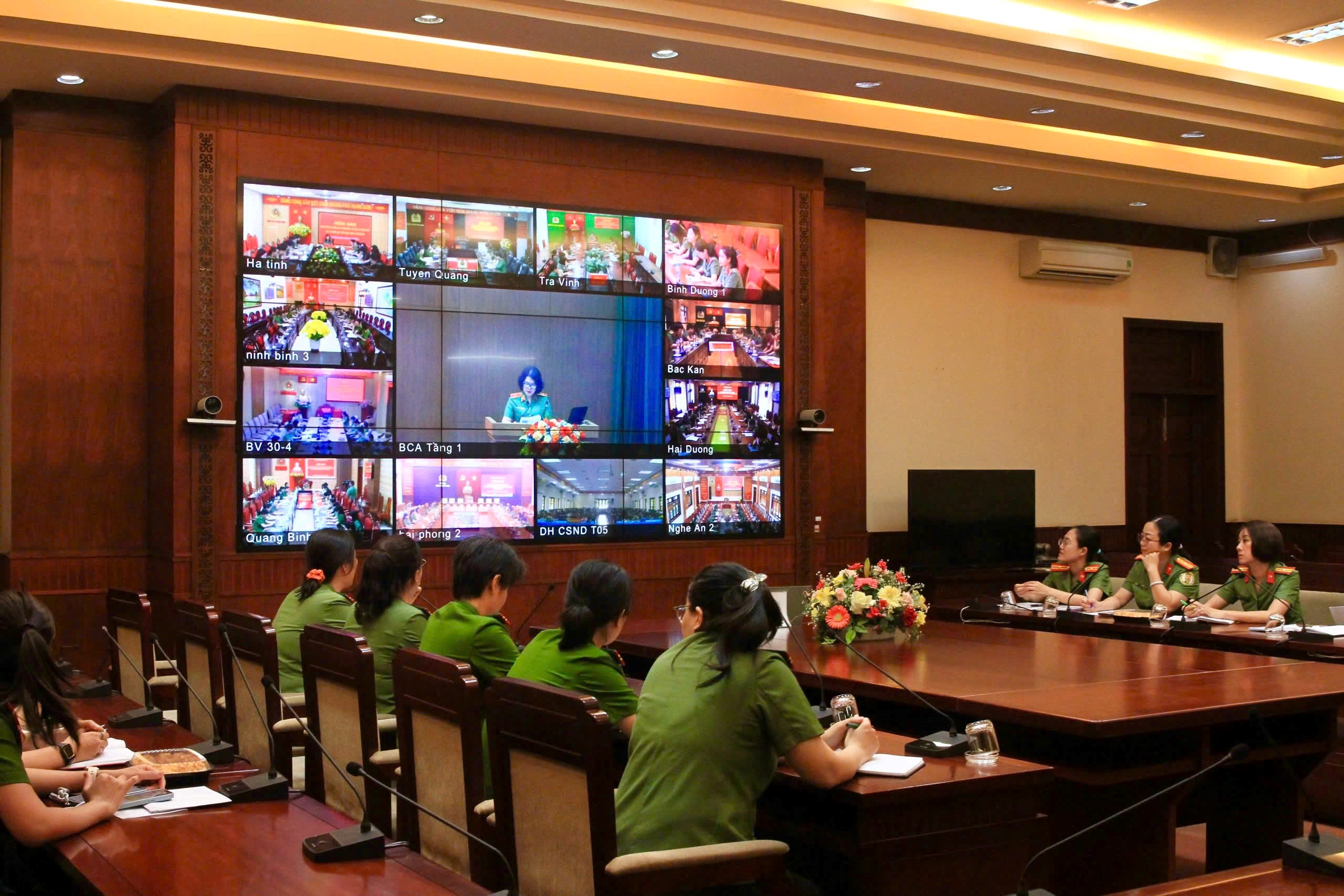 Diễn đàn “Phụ nữ Công an tham gia xây dựng Đảng, xây dựng lực lượng CAND thật sự trong sạch, vững mạnh trong kỷ nguyên mới”.