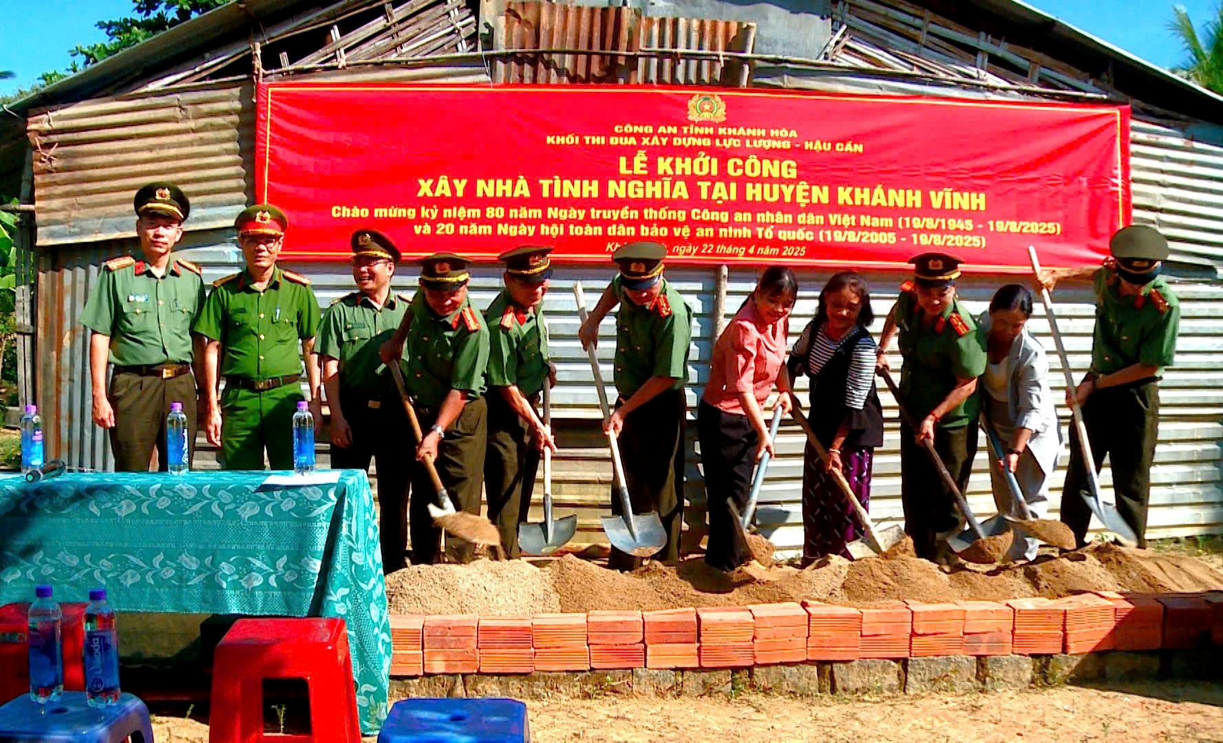 Khánh Hòa: Lan tỏa những hành động đẹp từ đợt sinh hoạt chính trị “Lúc dân cần, lúc dân khó, có Công an”