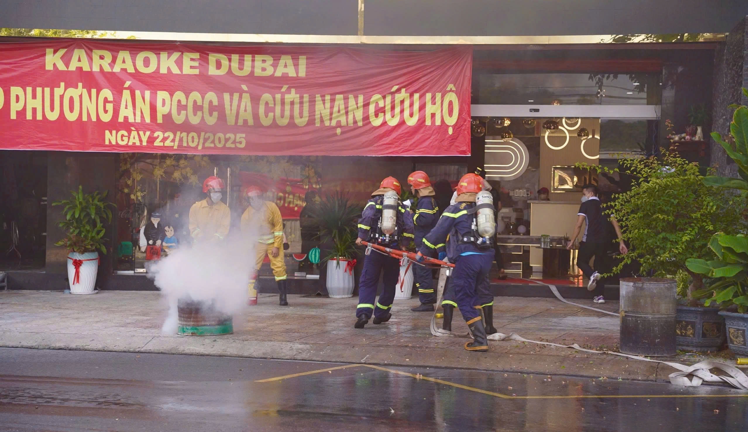 Thực tập phương án chữa cháy tại quán karaoke