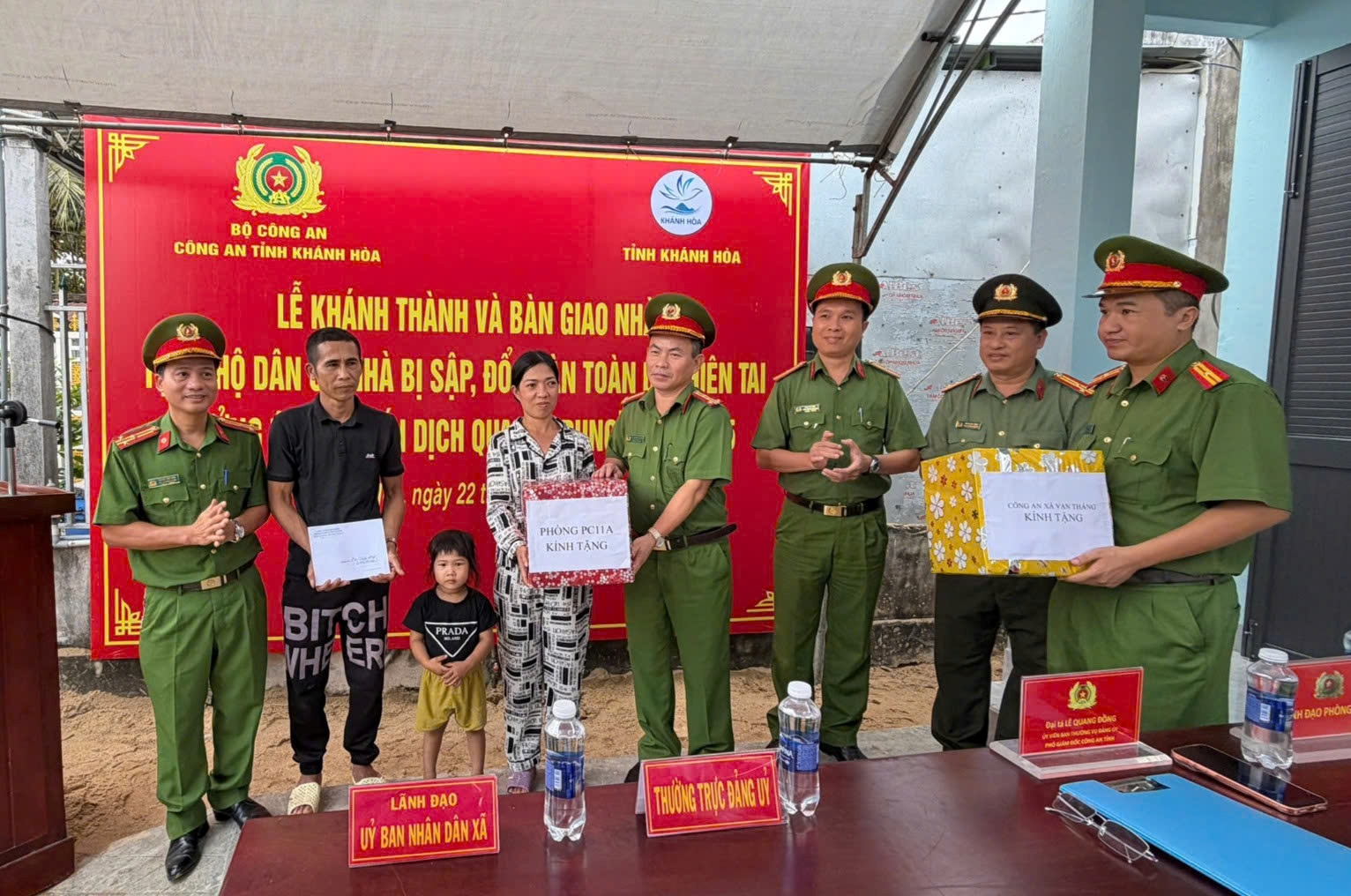 Công an tỉnh Khánh Hòa bàn giao 2 căn nhà trong “Chiến dịch Quang Trung”