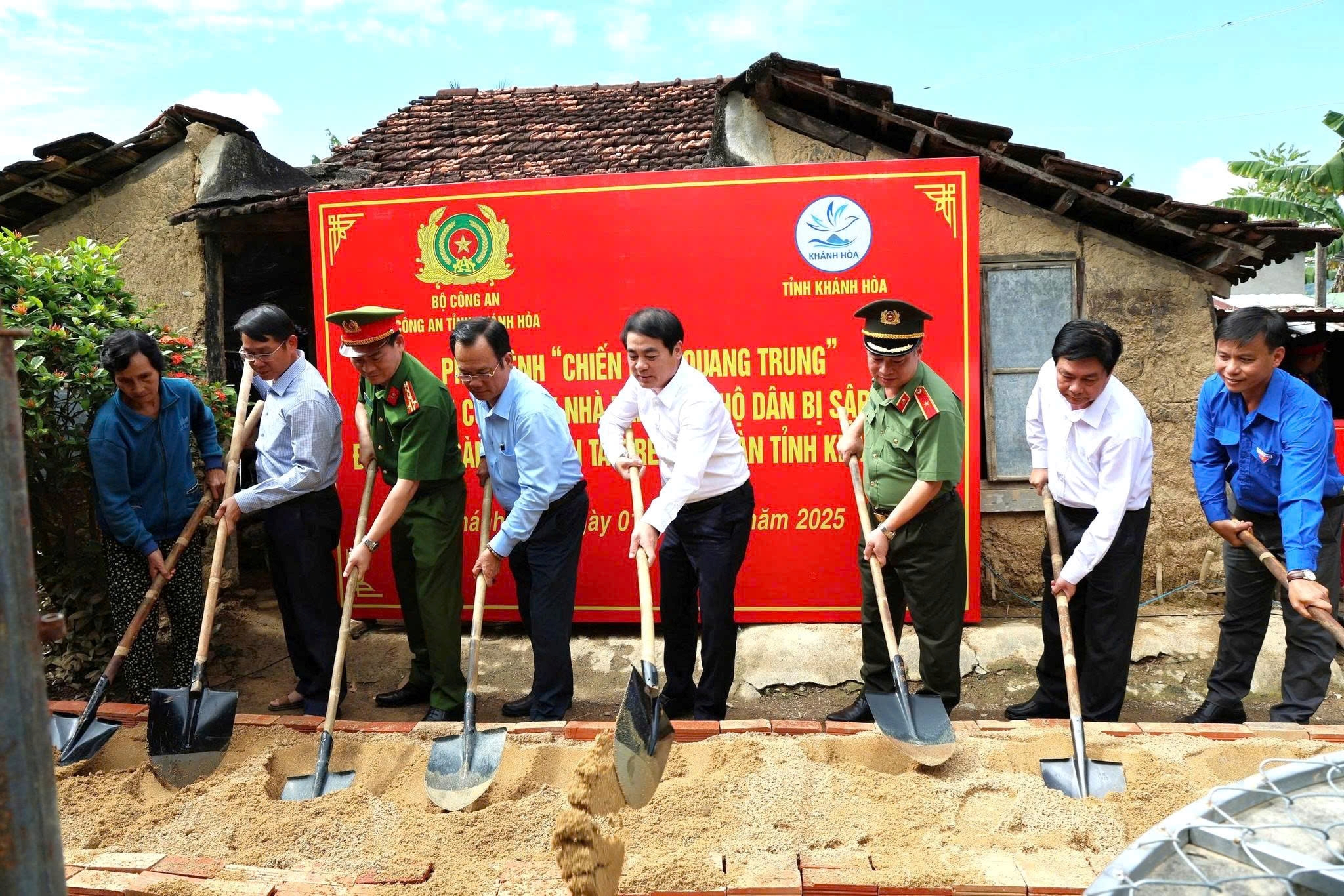 Khánh Hoà: Đồng loạt khởi công xây dựng 8 nhà ở cho nhân dân bị thiệt hại do mưa lũ gây ra