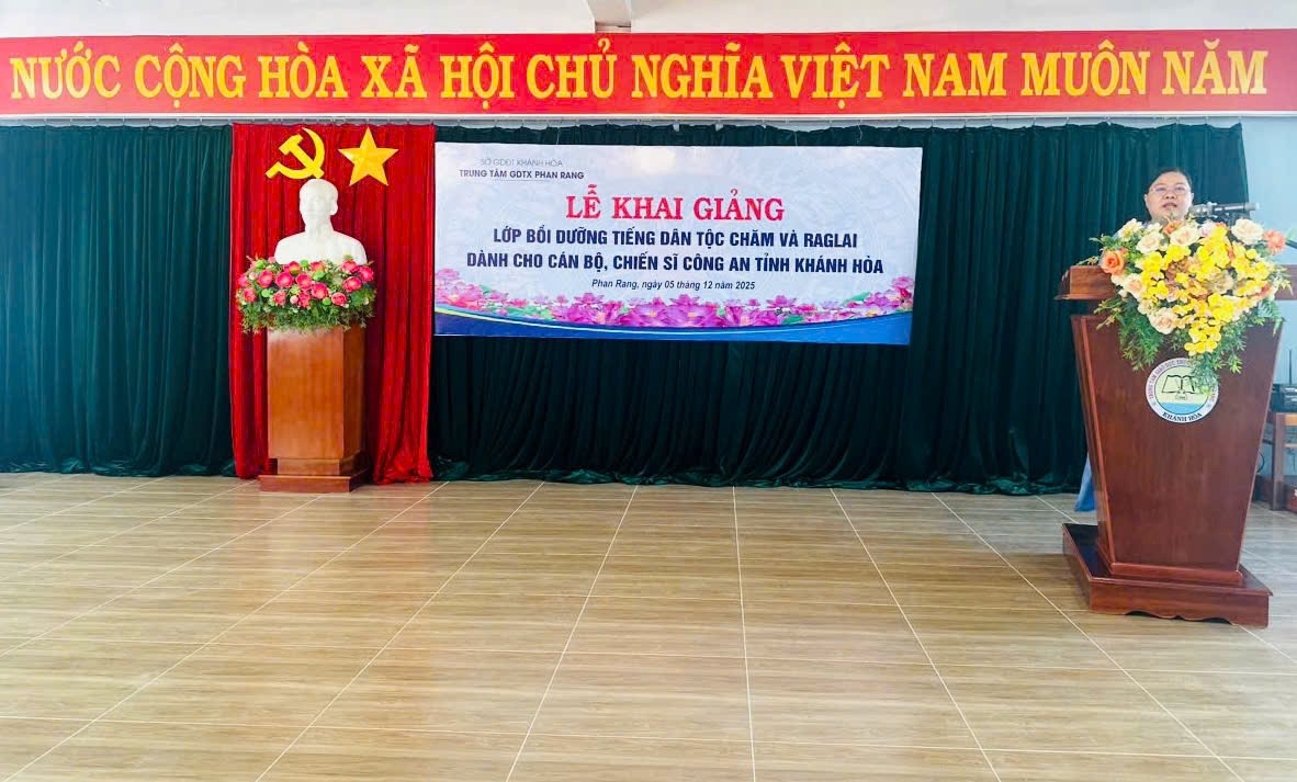 Khai giảng lớp bồi dưỡng tiếng Chăm và Raglai cho 148 cán bộ, chiến sĩ Công an tỉnh