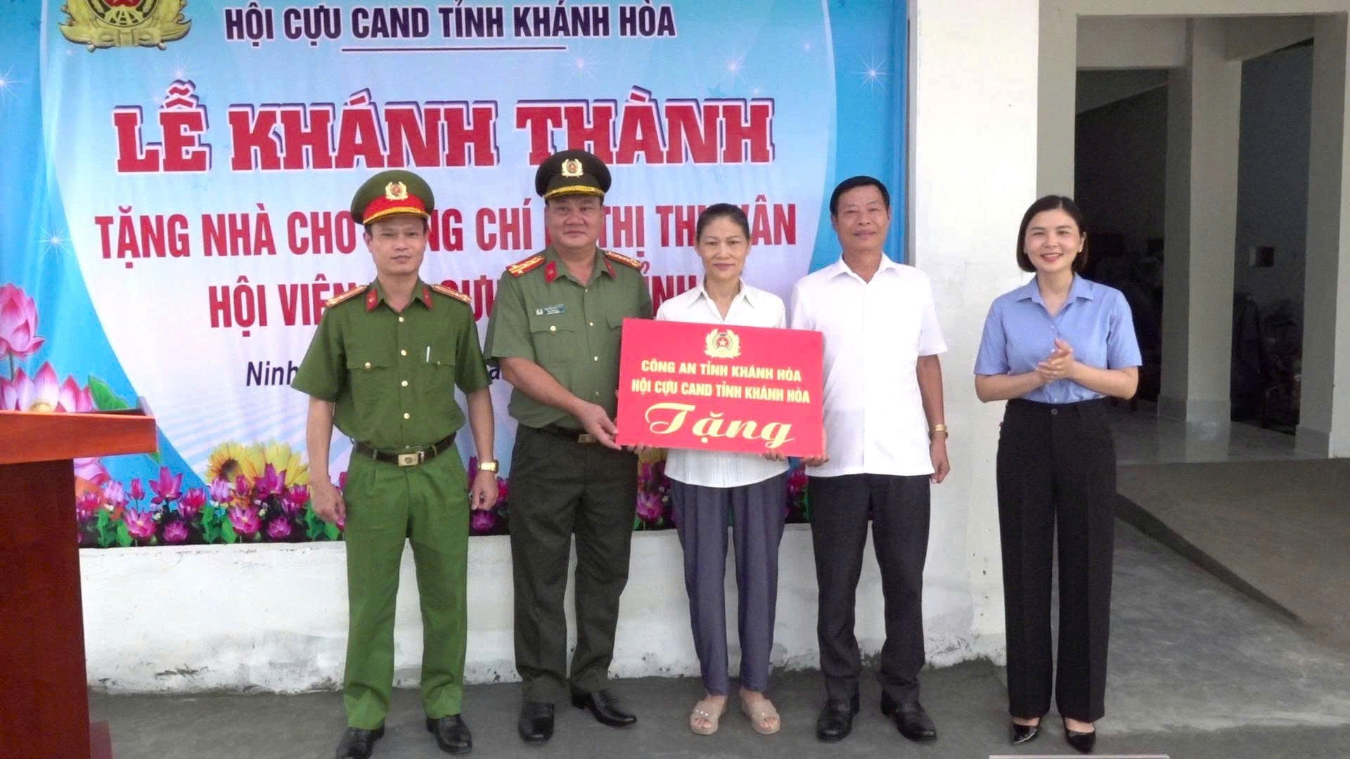 Khánh thành nhà tình nghĩa cho cán bộ hội viên Hội cựu Công an tỉnh Khánh Hòa