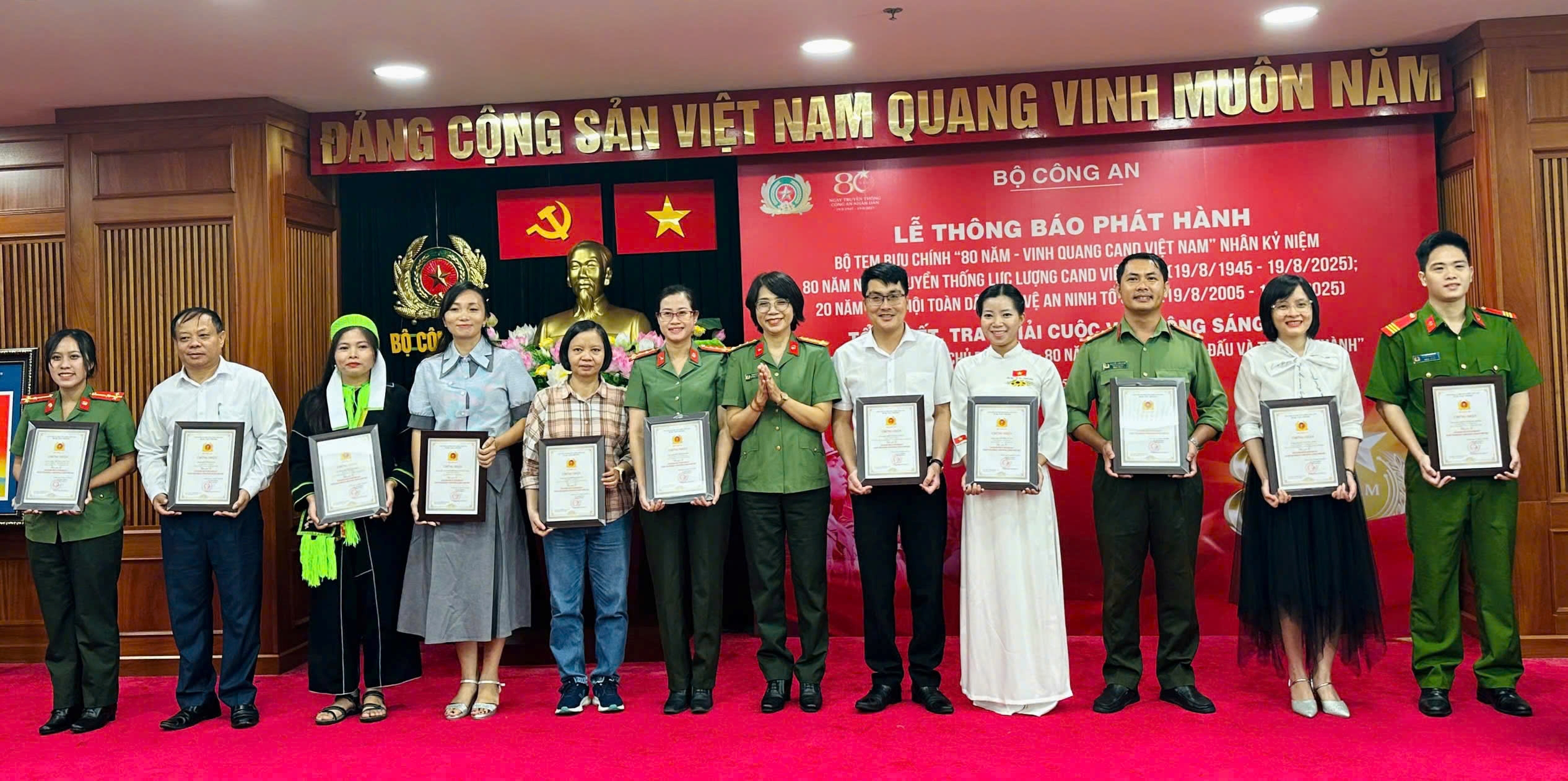 Công an tỉnh Khánh Hòa đạt nhiều giải thưởng cao tại các Cuộc vận động sáng tác văn học, nghệ thuật về lực lượng Công an nhân dân.