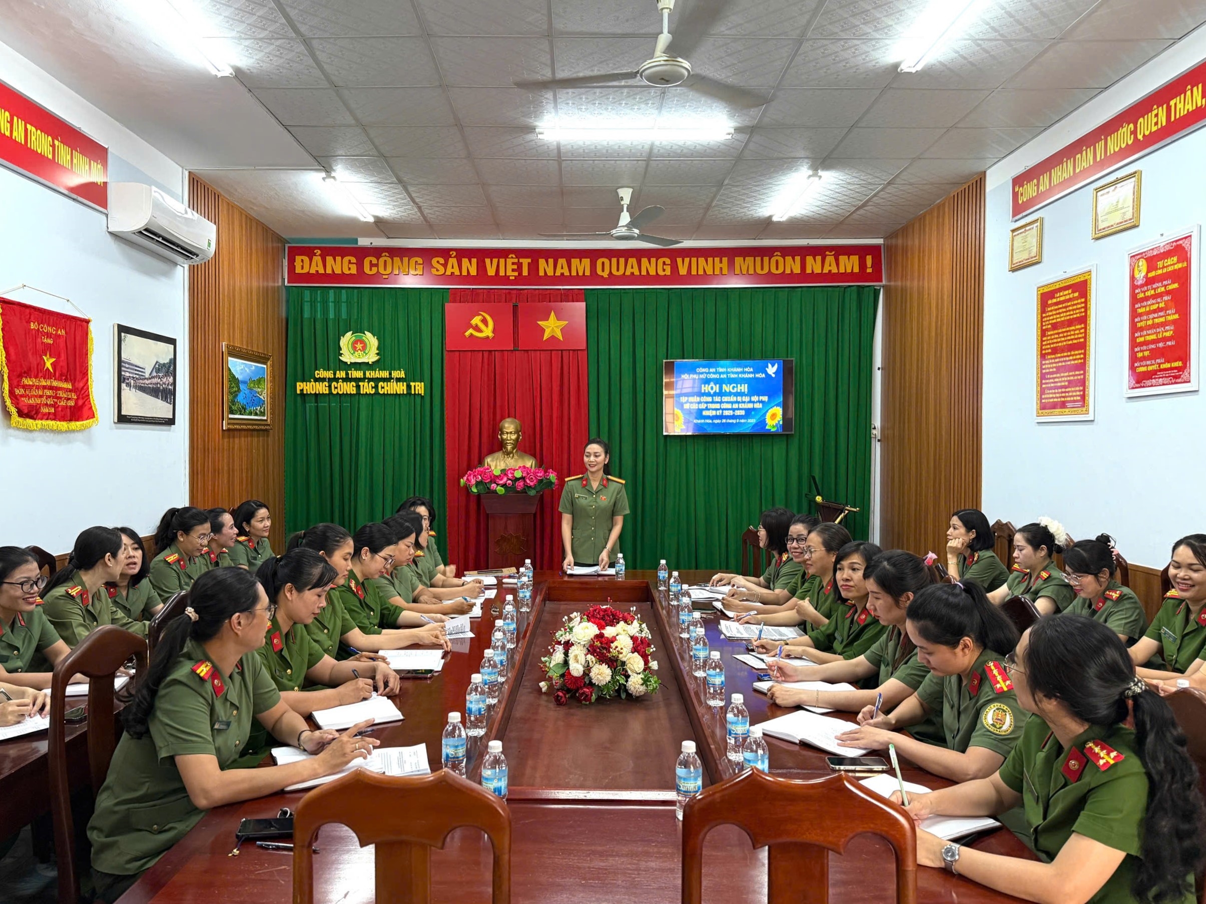 Hội Phụ nữ Công an tỉnh Khánh Hòa tổ chức Hội nghị tập huấn Công tác chuẩn bị tổ chức Đại hội Phụ nữ các cấp trong Công an Khánh Hòa lần thứ I, nhiệm kỳ 2025-2030