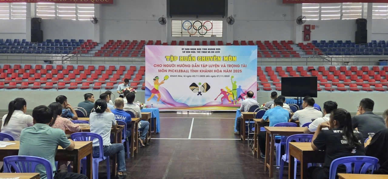 Công an tỉnh tham gia lớp tập huấn chuyên môn cho người hướng dẫn tập luyện và trọng tài môn pickleball tỉnh Khánh Hòa năm 2025