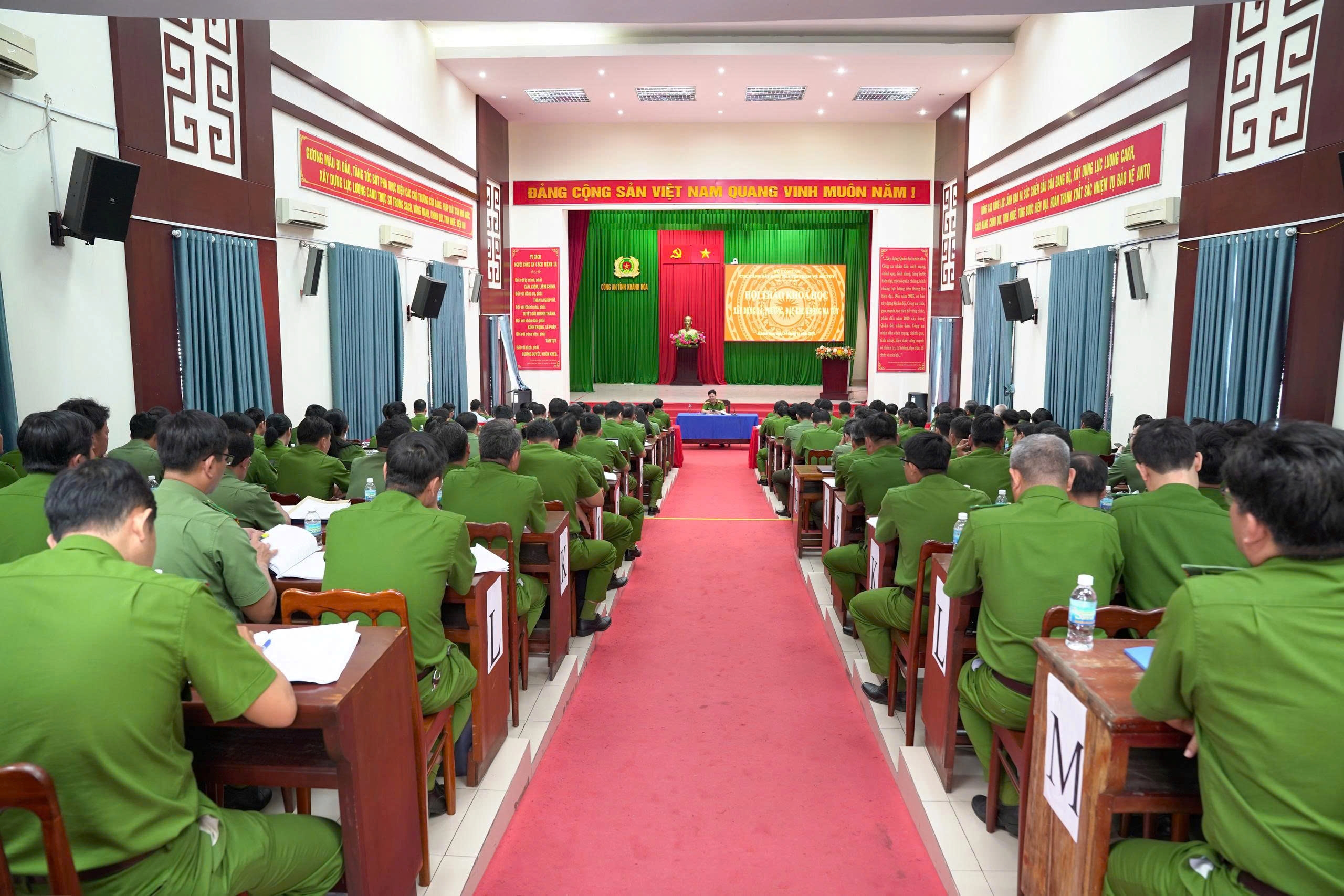 Bộ Công an tổ chức Hội thảo khoa học xây dựng xã, phường, đặc khu không ma tuý