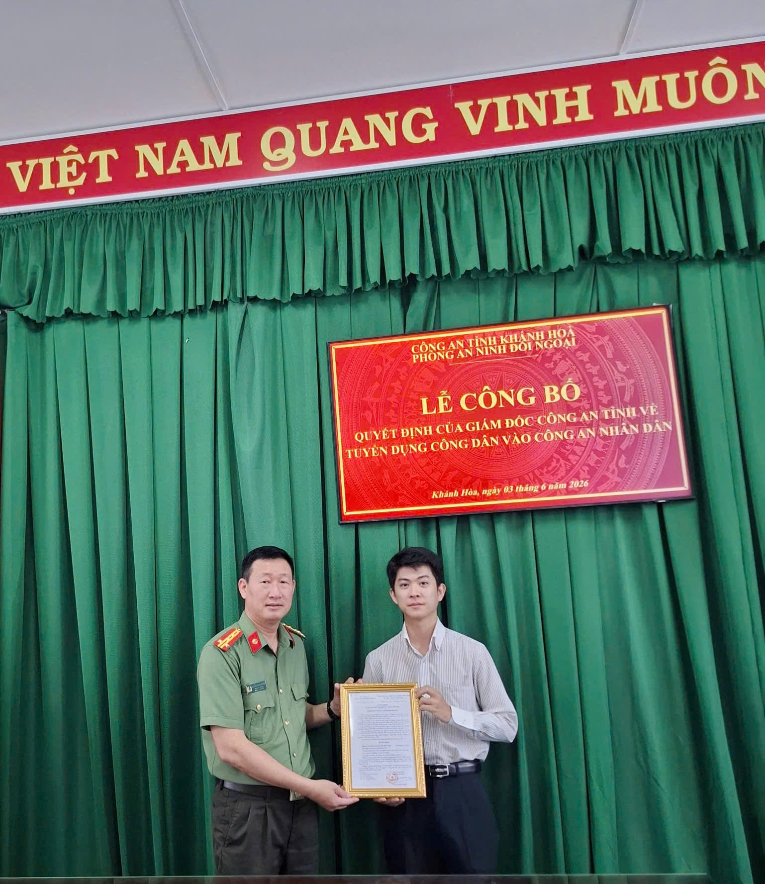 Lễ công bố Quyết định của Giám đốc Công an tỉnh về tuyển dụng công dân vào Công an nhân dân