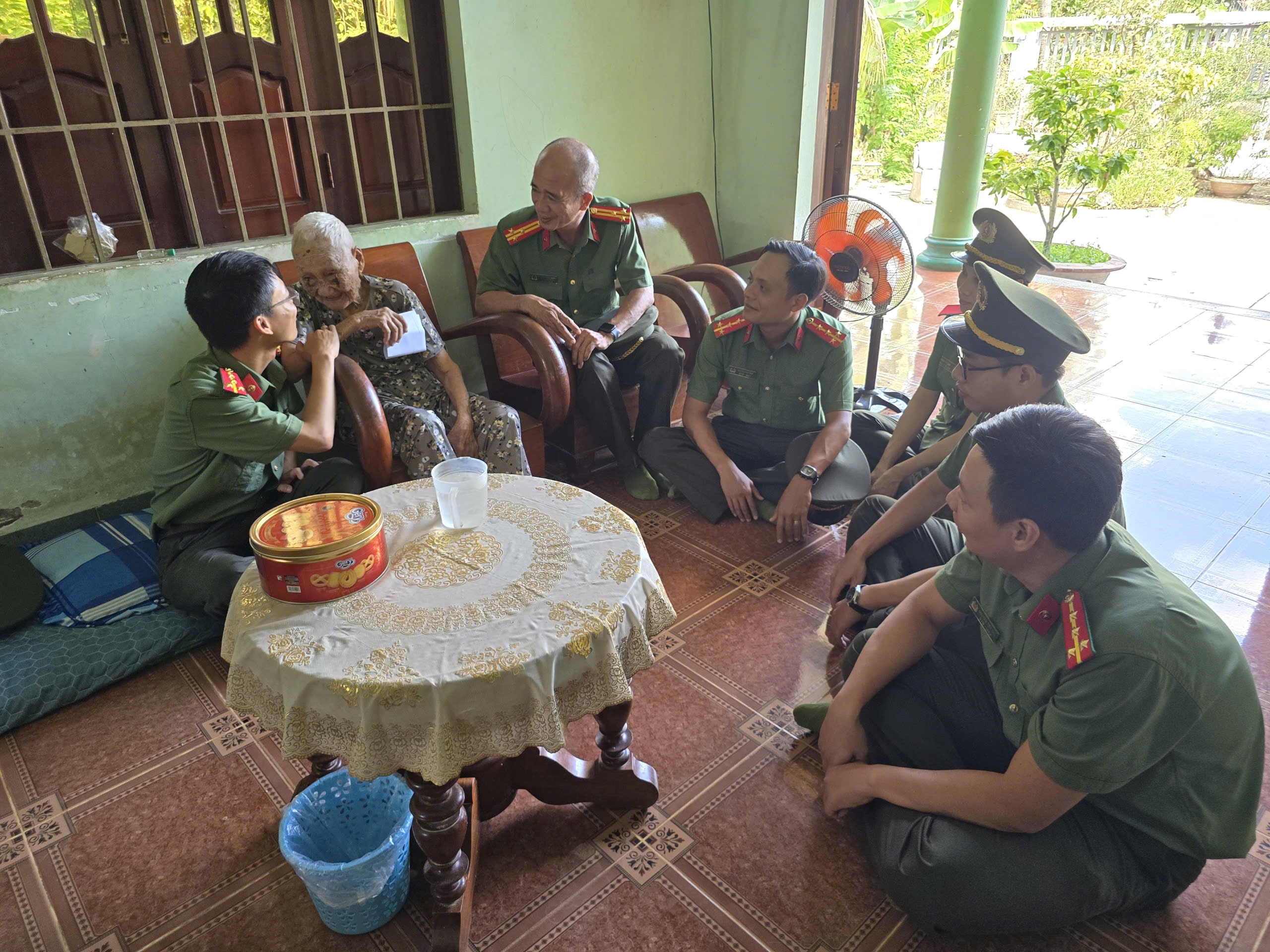Tuổi trẻ Phòng An ninh nội địa, Công an tỉnh Khánh Hòa với các hoạt động “Đền ơn đáp nghĩa – Uống nước nhớ nguồn”