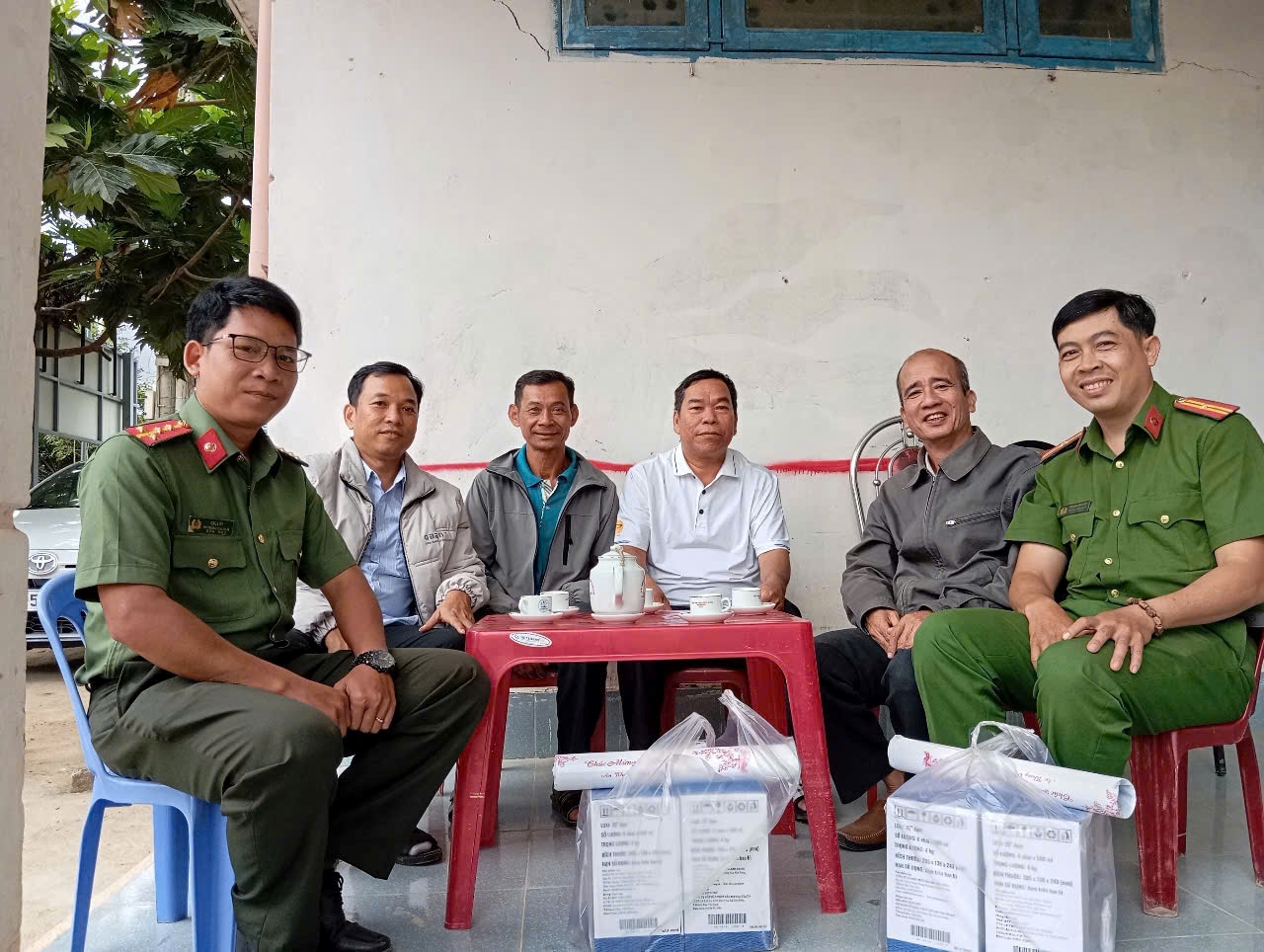 Phòng An ninh nội địa Công an tỉnh Khánh Hòa gặp mặt, động viên người có uy tín, lực lượng cốt cán ở cơ sở
