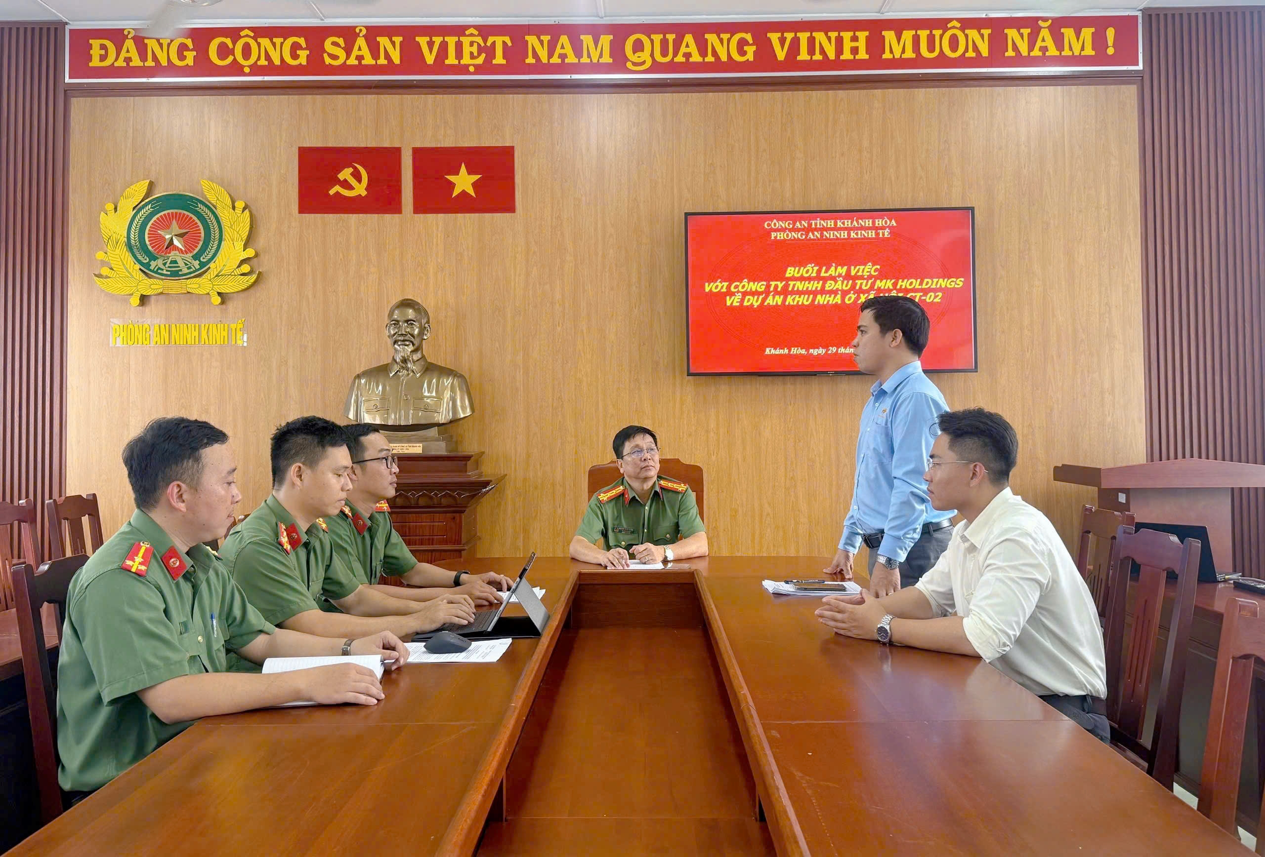 Phòng An ninh kinh tế làm việc, nắm tình hình thi công Dự án Khu nhà ở xã hội CT-02 thuộc Khu đô thị An Bình Tân