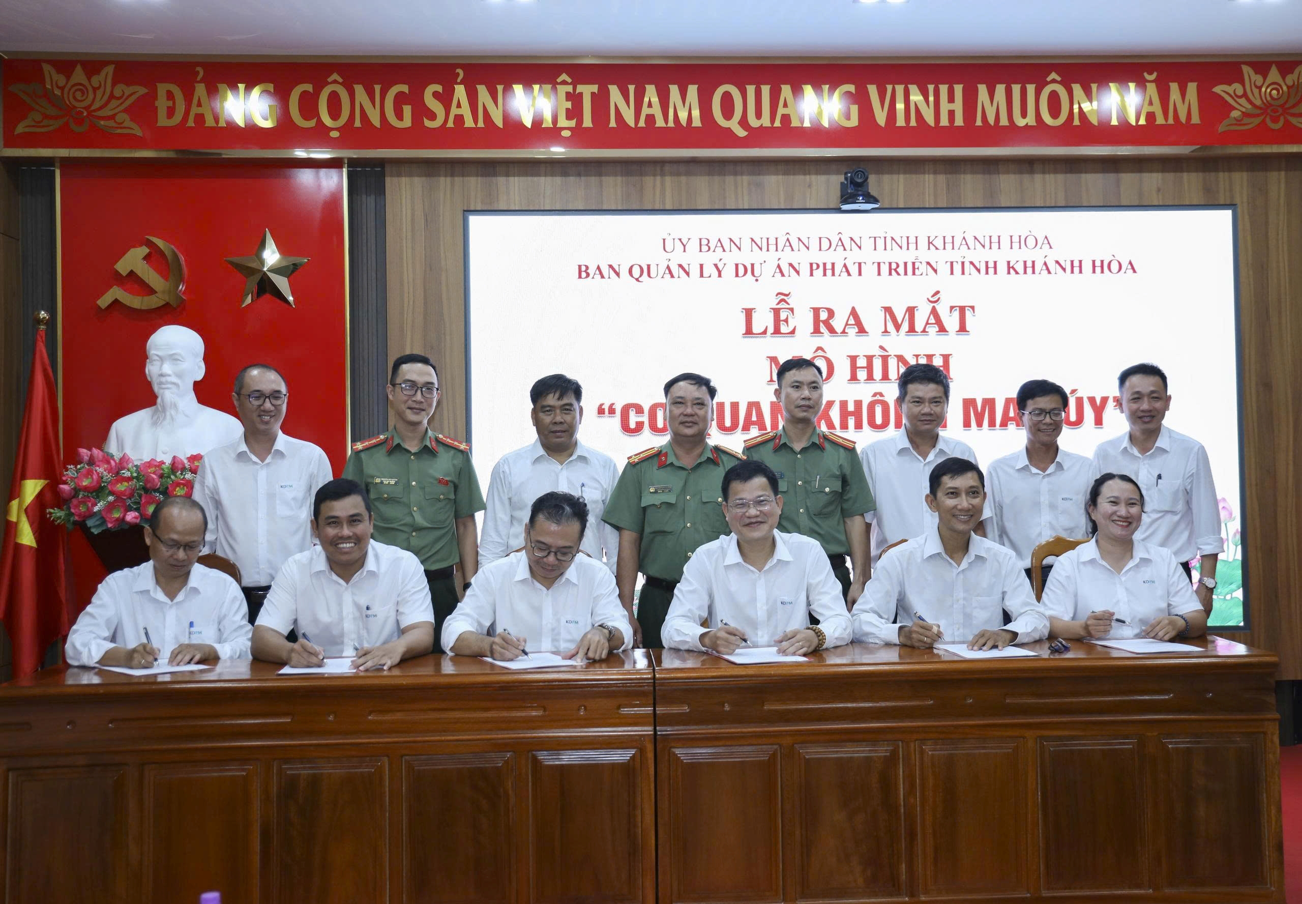 Phòng An ninh kinh tế phối hợp ra mắt mô hình “Cơ quan không ma túy” tại Ban Quản lý Dự án Phát triển tỉnh Khánh Hòa