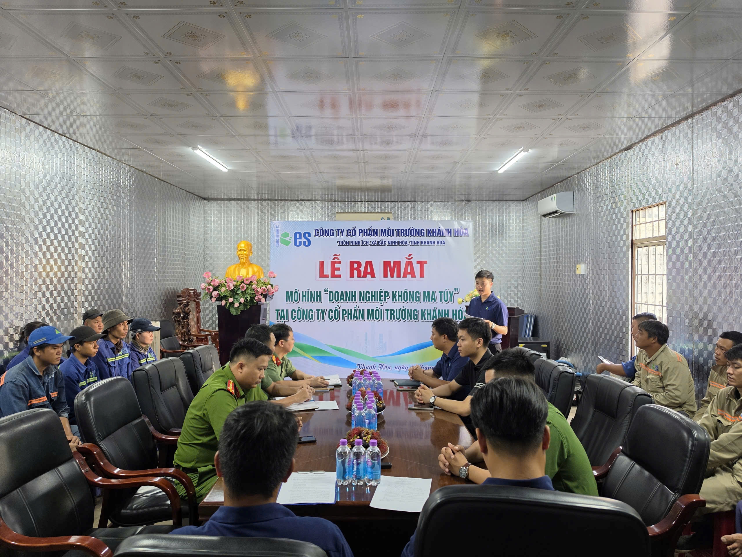 Phòng An ninh kinh tế phối hợp tổ chức ra mắt mô hình “Doanh nghiệp không ma túy” tại Công ty Cổ phần Môi trường Khánh Hòa