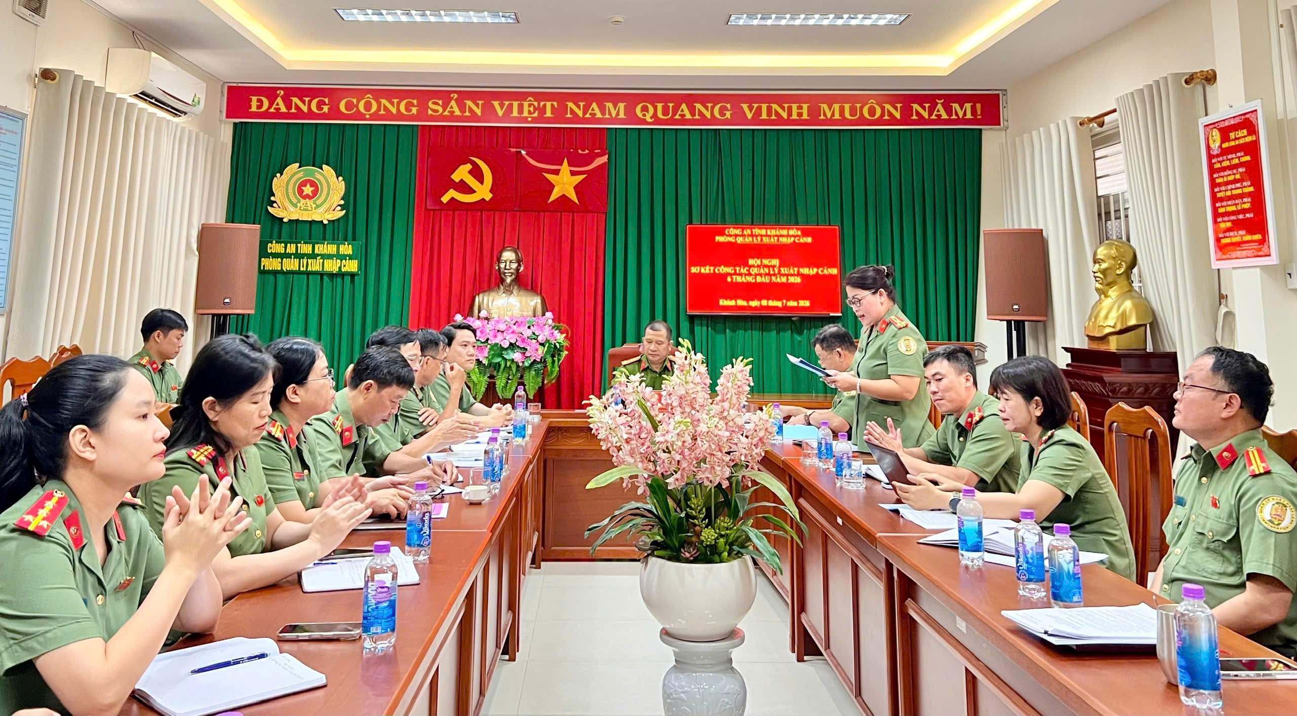 Phòng Quản lý Xuất nhập cảnh sơ kết công tác 6 tháng đầu năm 2026