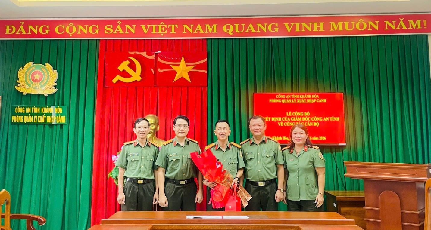 Phòng Quản lý xuất nhập cảnh: Công bố quyết định  của Giám đốc Công an tỉnh về công tác cán bộ
